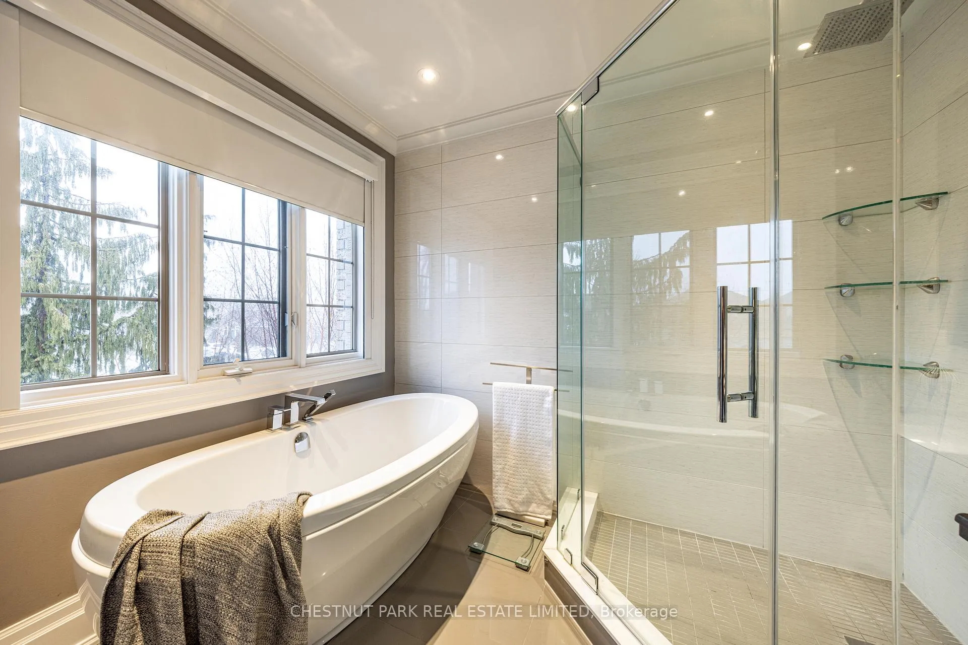 Photo 24 of 104 Gatestone Drive, Hamilton, Stoney Creek Mountain — HOMEH