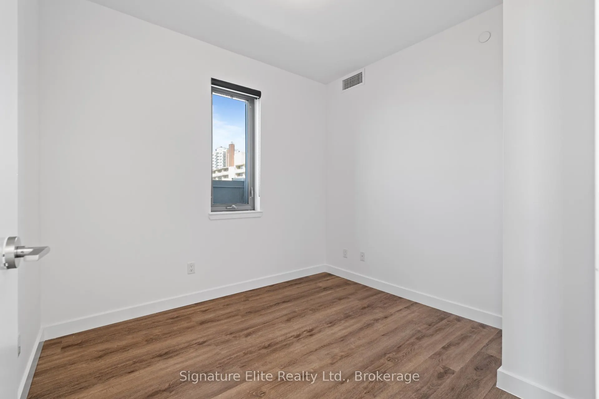Photo 4 of Unit 804, 109 Vaughan Road, Toronto, Humewood-Cedarvale — HOMEH