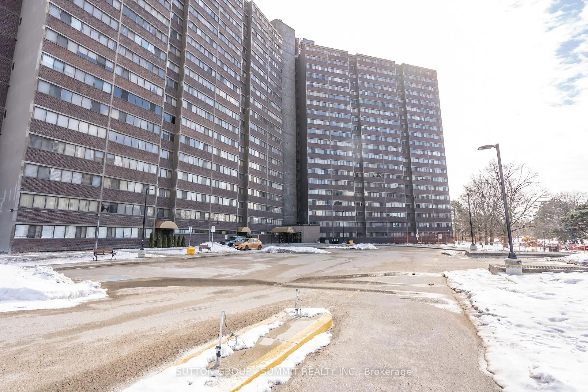 Photo 1 of Unit 1003, 11 Wincott Drive, Etobicoke, Kingsview Village-The Westway — HOMEH