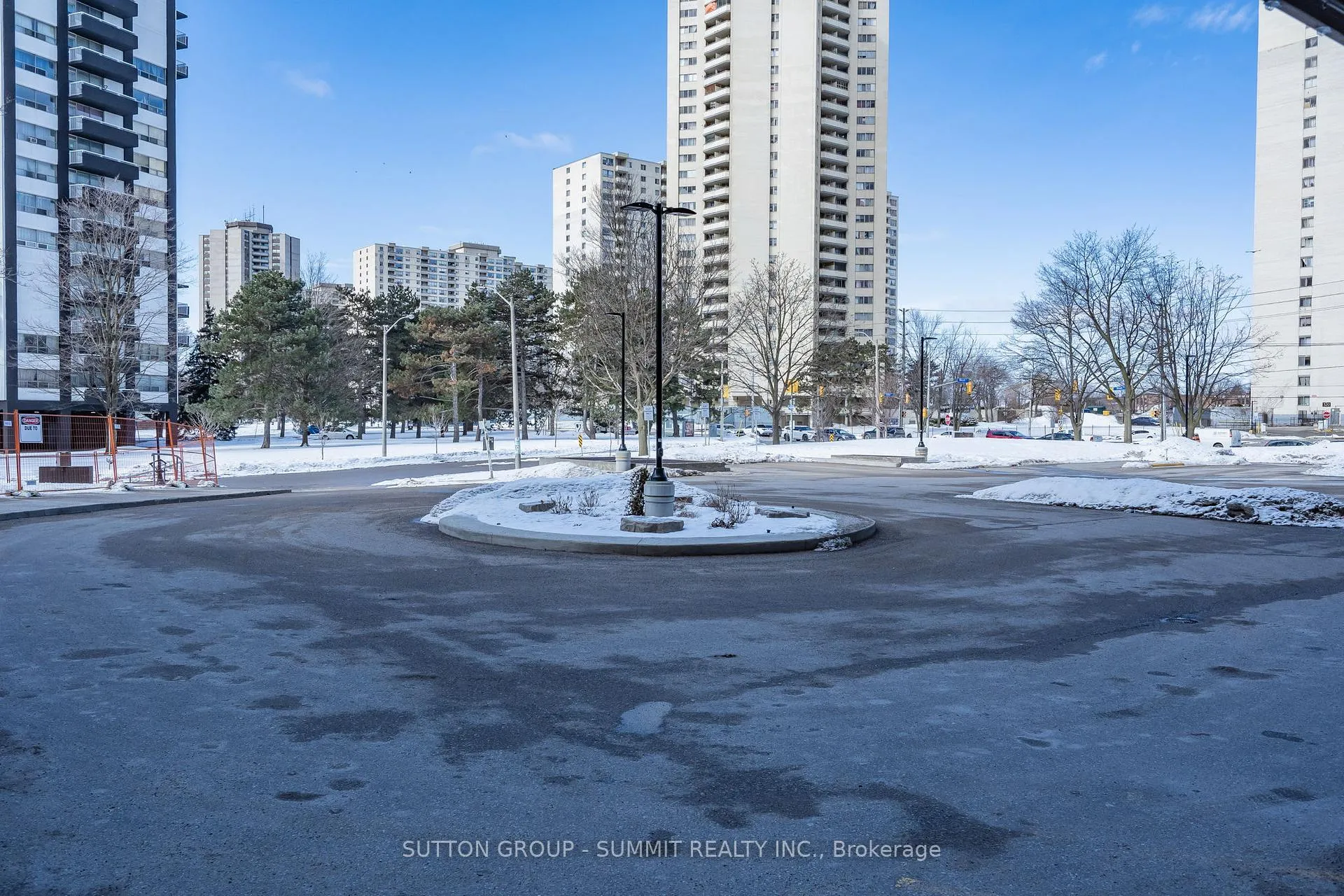 Photo 3 of Unit 1003, 11 Wincott Drive, Etobicoke, Kingsview Village-The Westway — HOMEH