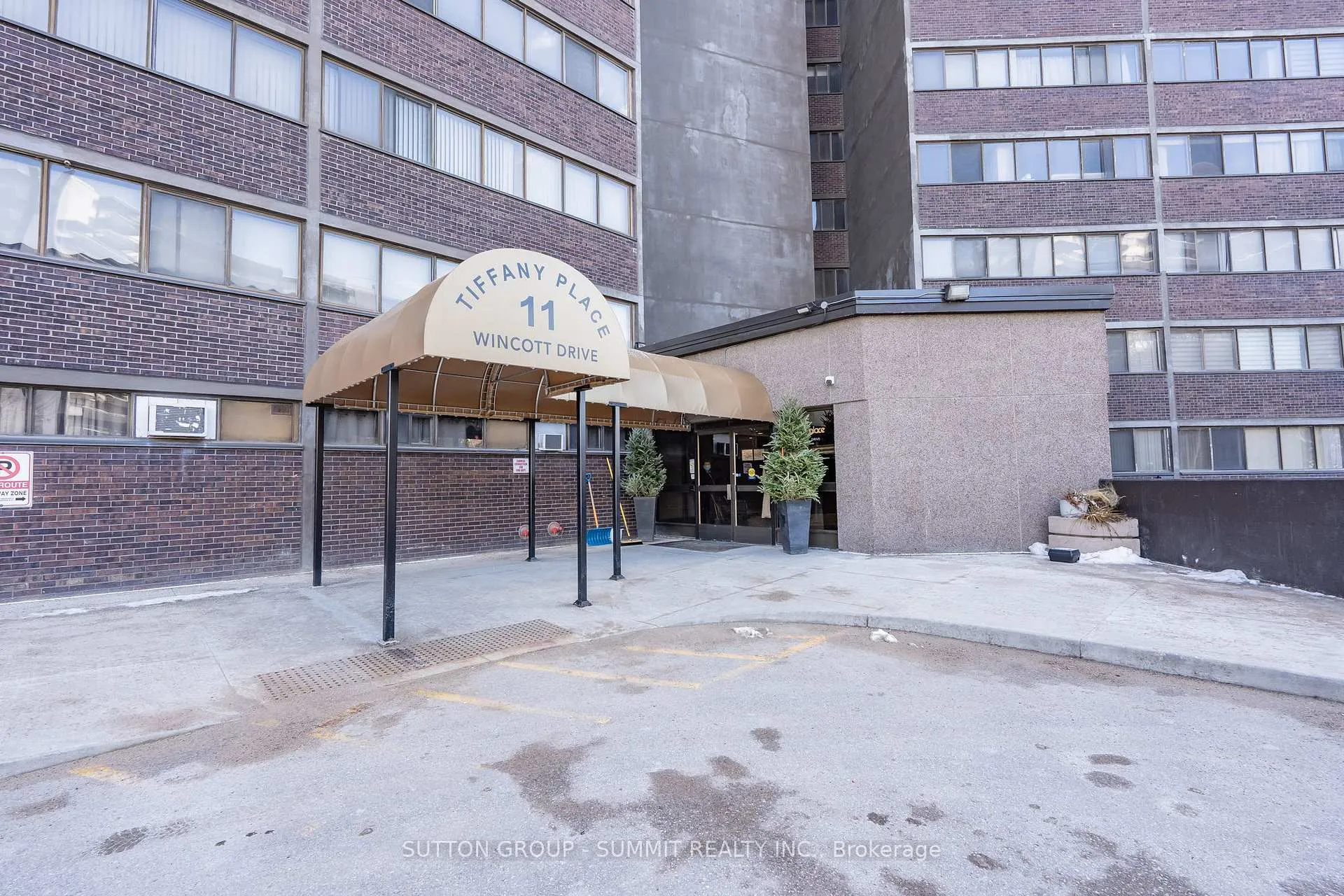Photo 4 of Unit 1003, 11 Wincott Drive, Etobicoke, Kingsview Village-The Westway — HOMEH