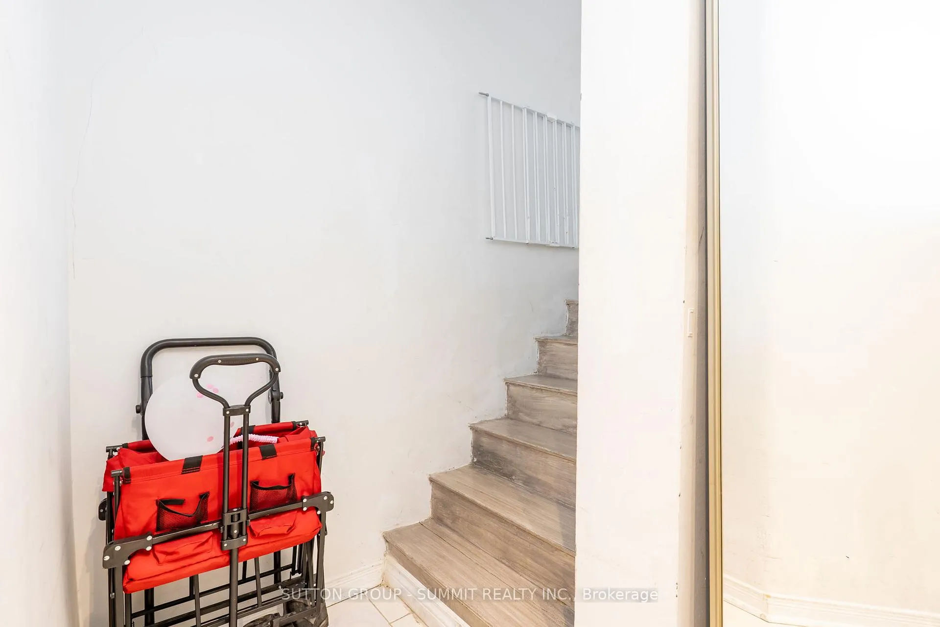 Photo 8 of Unit 1003, 11 Wincott Drive, Etobicoke, Kingsview Village-The Westway — HOMEH