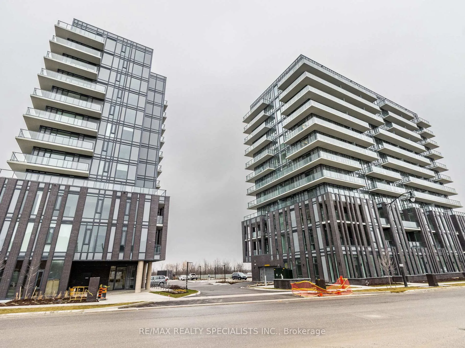 Photo 2 of Unit 810, 215 Veterans Drive, Brampton, Northwest Brampton — HOMEH