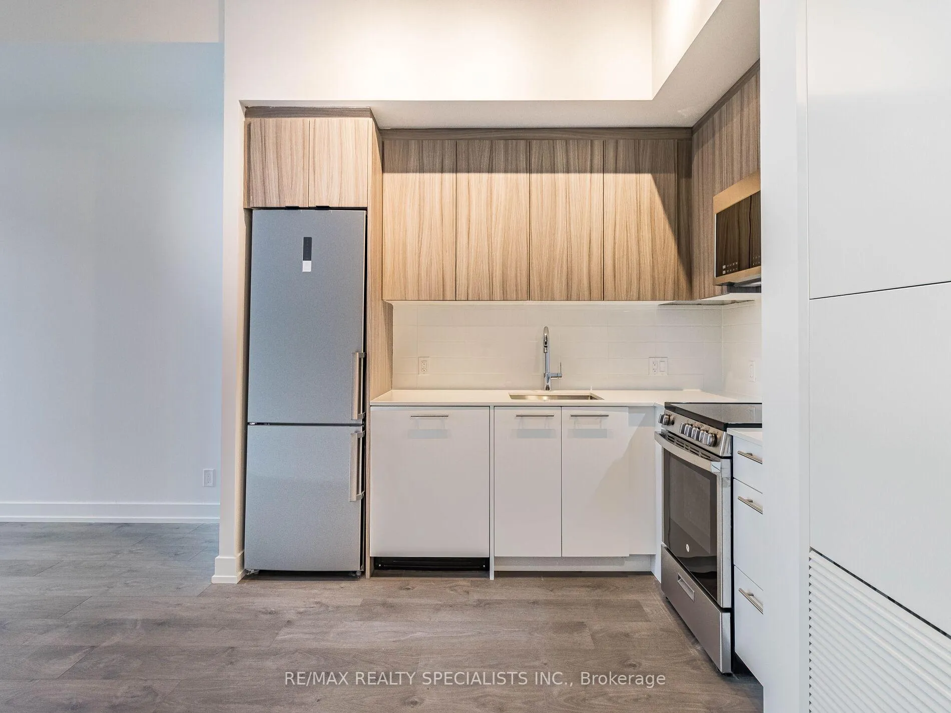 Photo 5 of Unit 810, 215 Veterans Drive, Brampton, Northwest Brampton — HOMEH