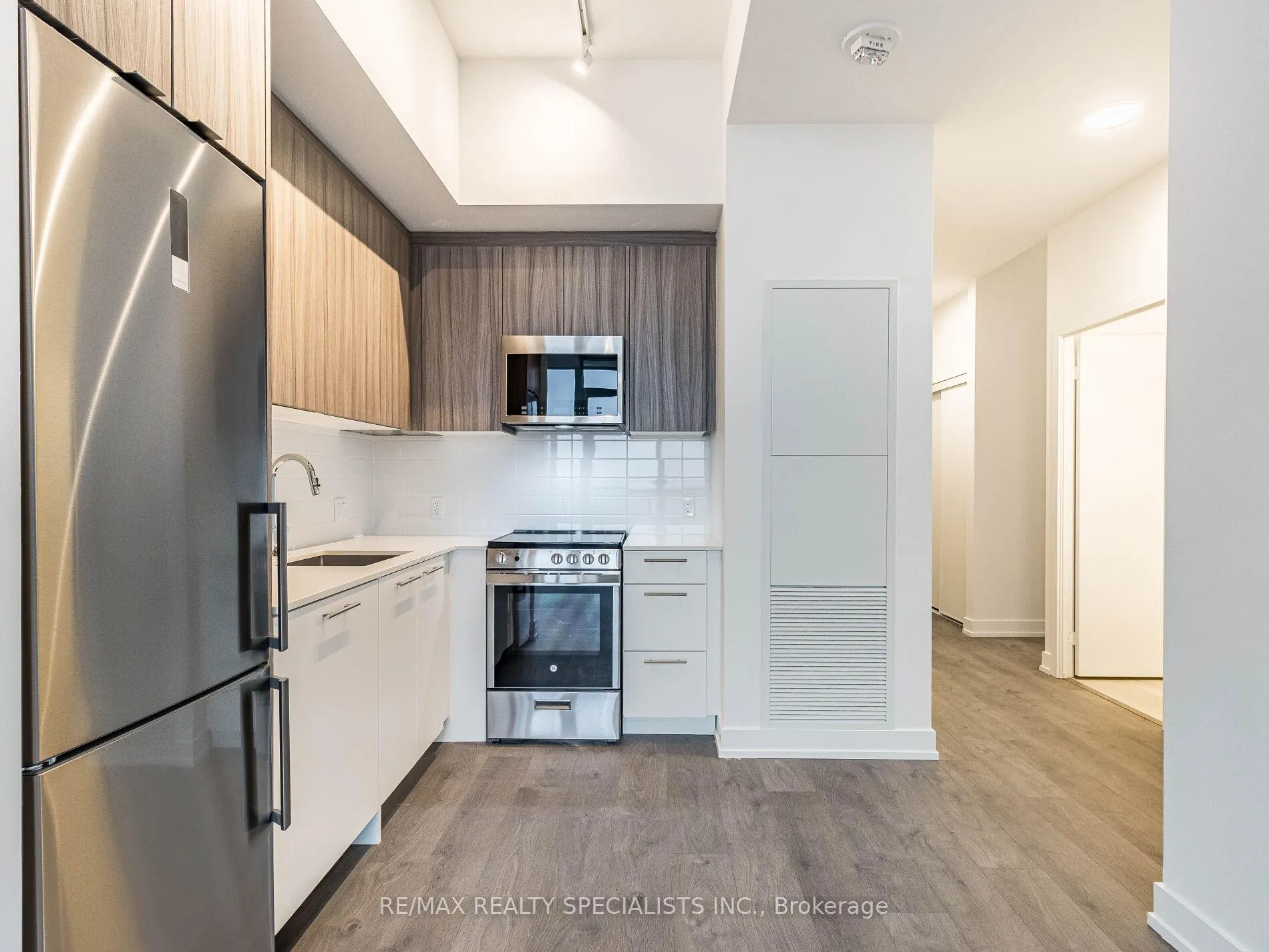 Photo 7 of Unit 810, 215 Veterans Drive, Brampton, Northwest Brampton — HOMEH