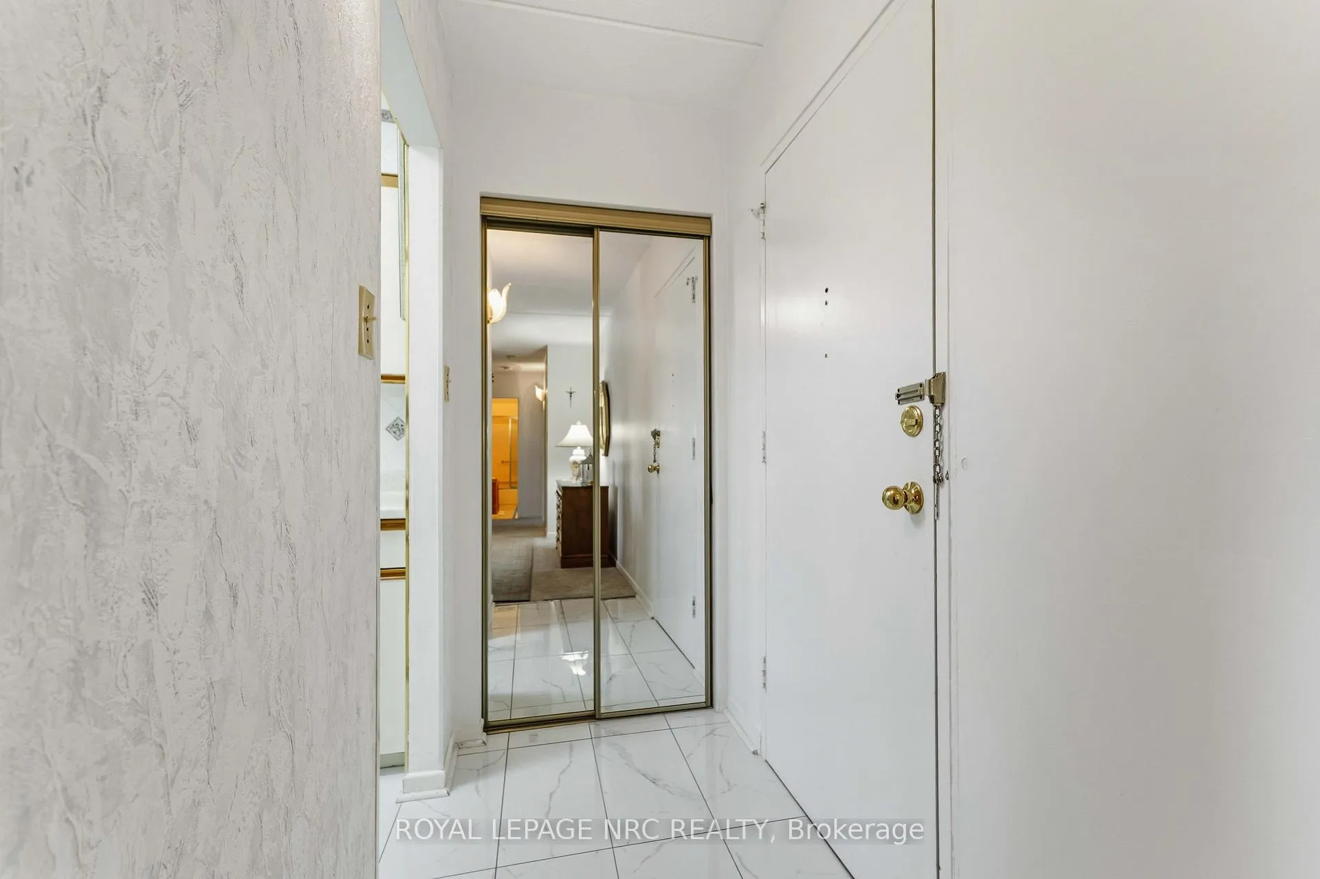 Photo 3 of Unit 418, 198 Scott Street, St. Catharines, Fairview — HOMEH