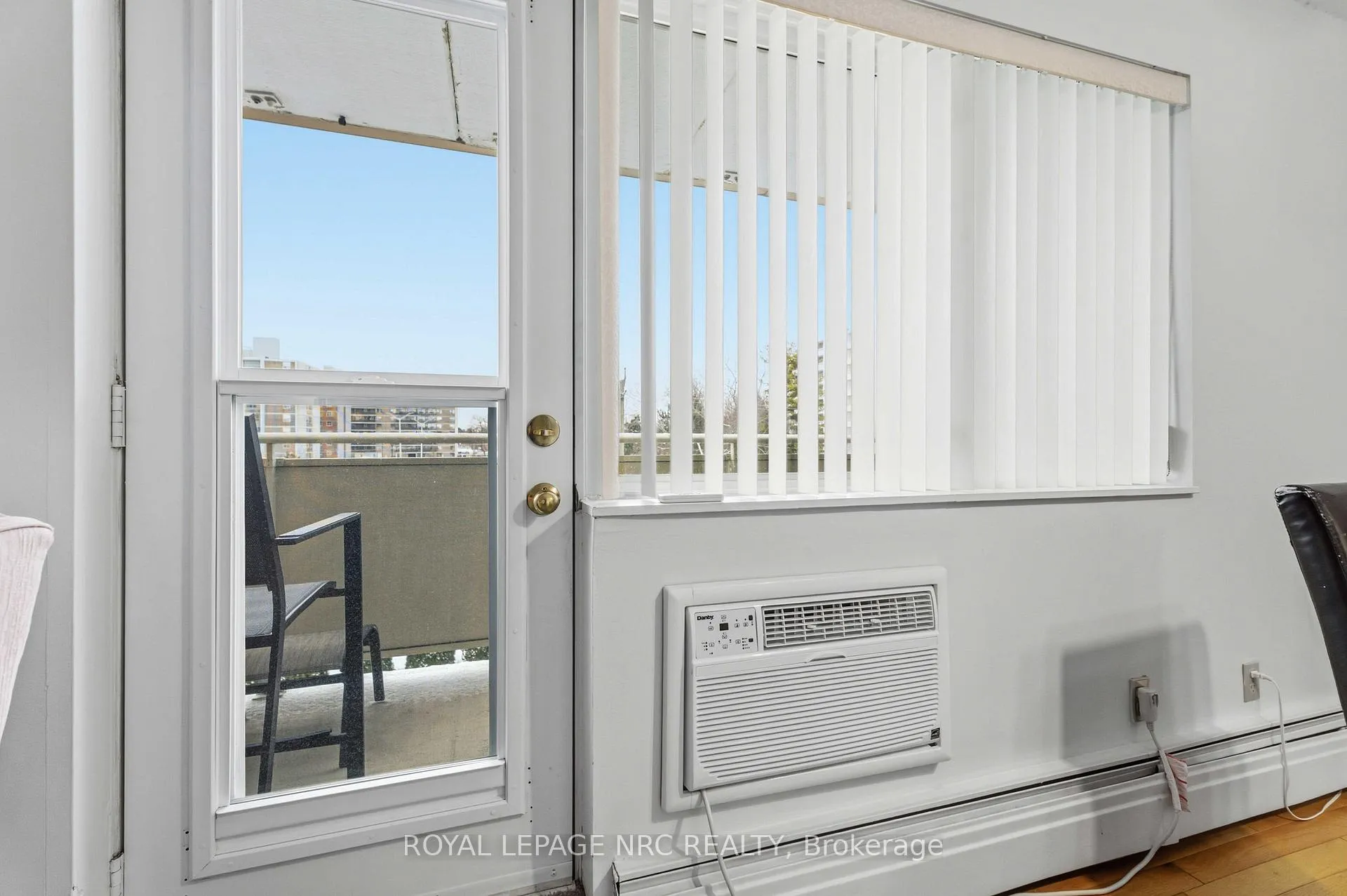 Photo 8 of Unit 418, 198 Scott Street, St. Catharines, Fairview — HOMEH