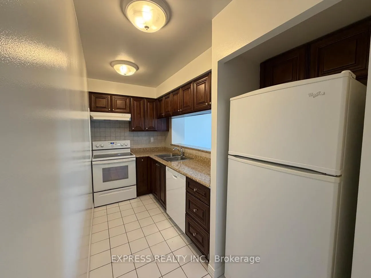 Photo 2 of Unit 412, 942 Yonge Street, Toronto, The Annex — HOMEH