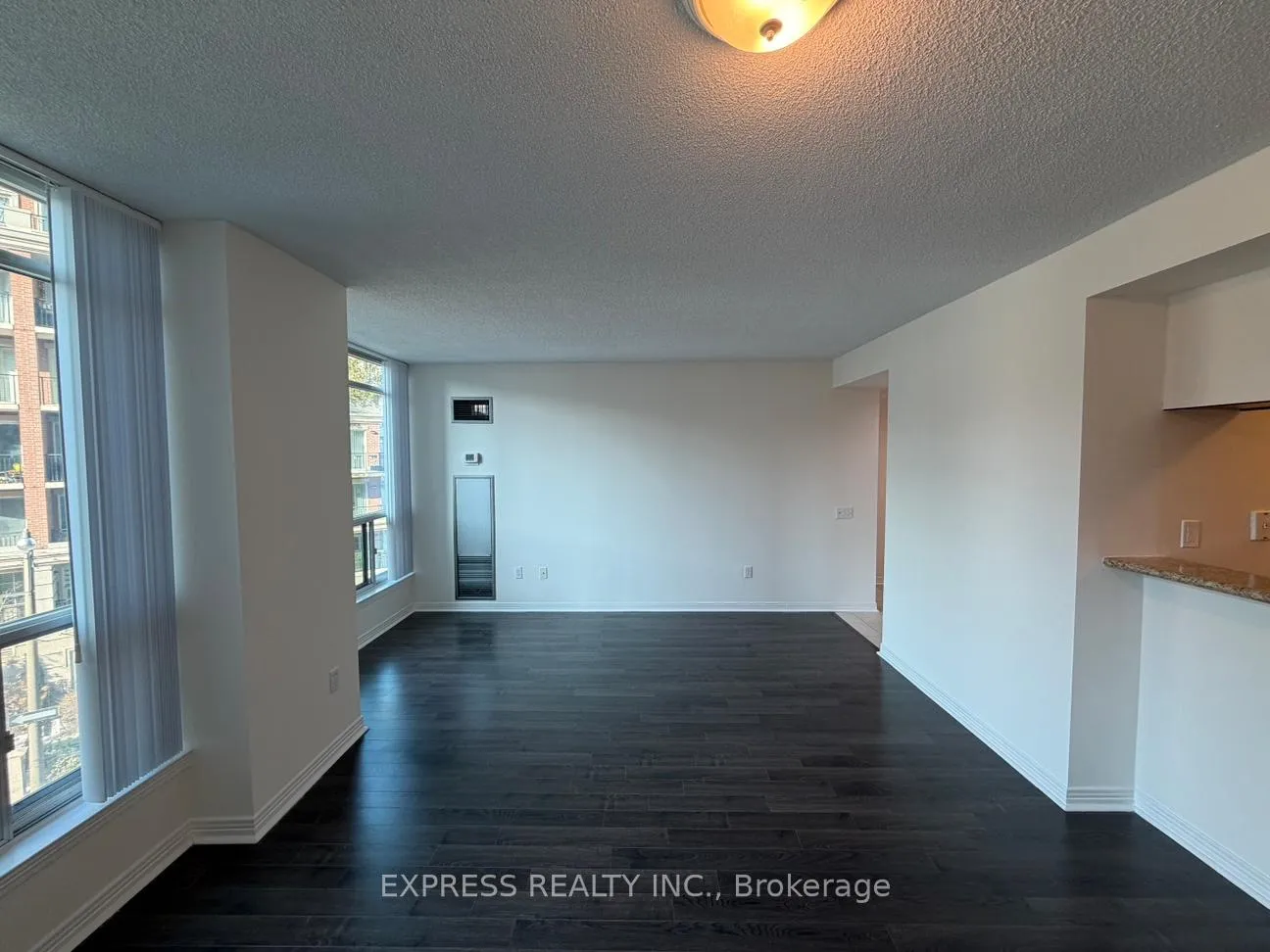 Photo 4 of Unit 412, 942 Yonge Street, Toronto, The Annex — HOMEH