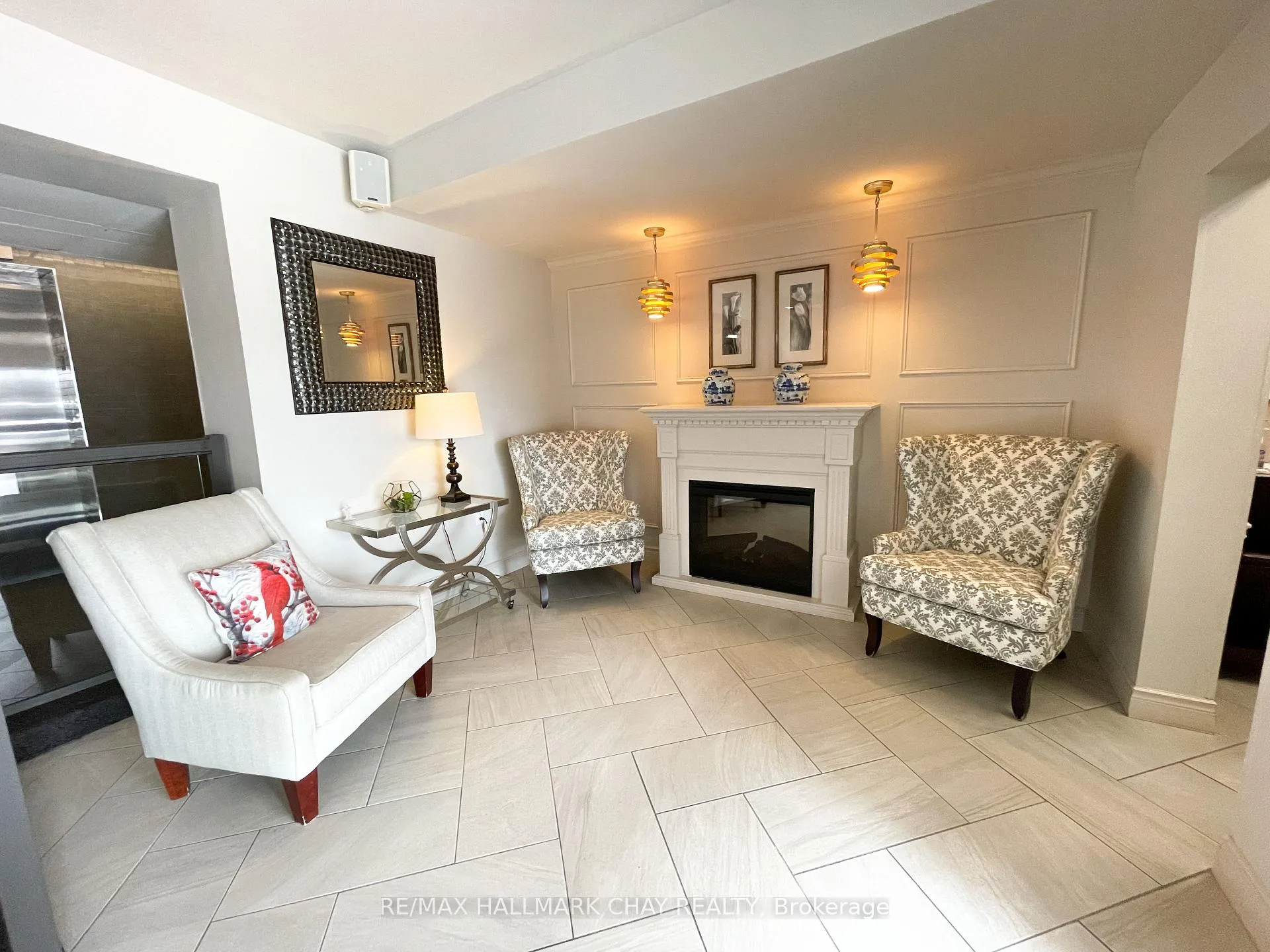 Photo 3 of Unit 702, 414 Blake Street, Barrie, Codrington — HOMEH