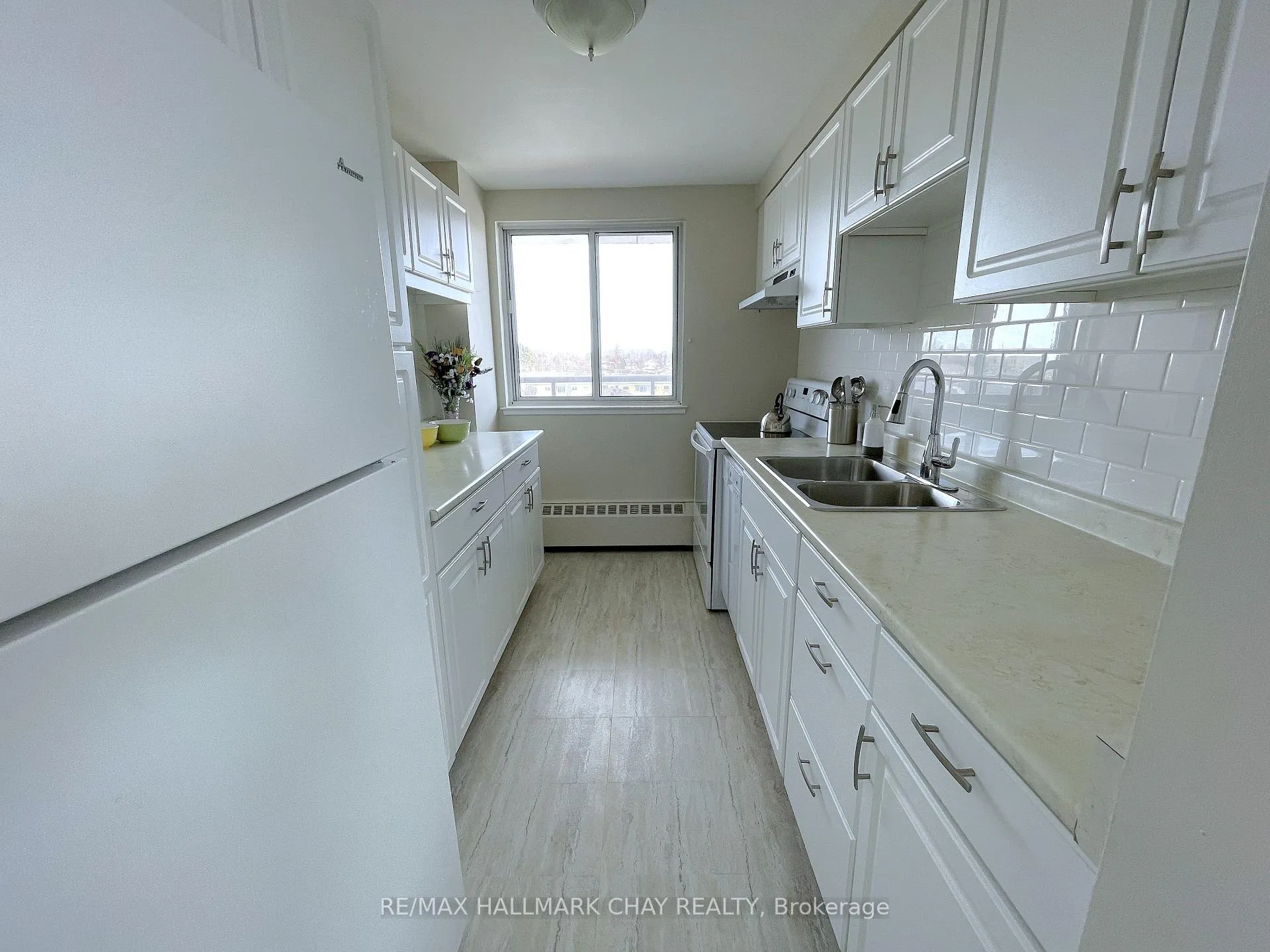 Photo 10 of Unit 702, 414 Blake Street, Barrie, Codrington — HOMEH