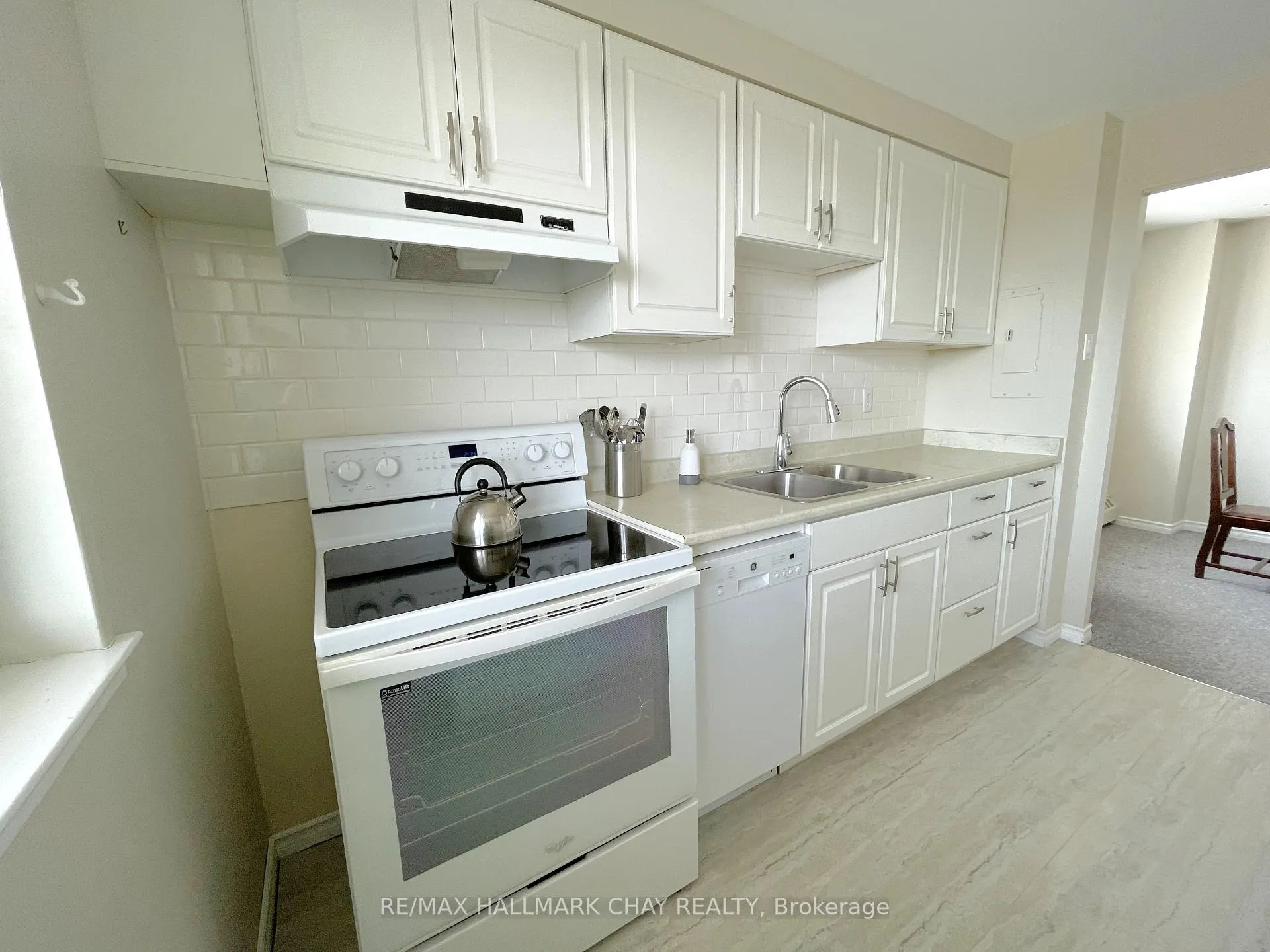 Photo 11 of Unit 702, 414 Blake Street, Barrie, Codrington — HOMEH