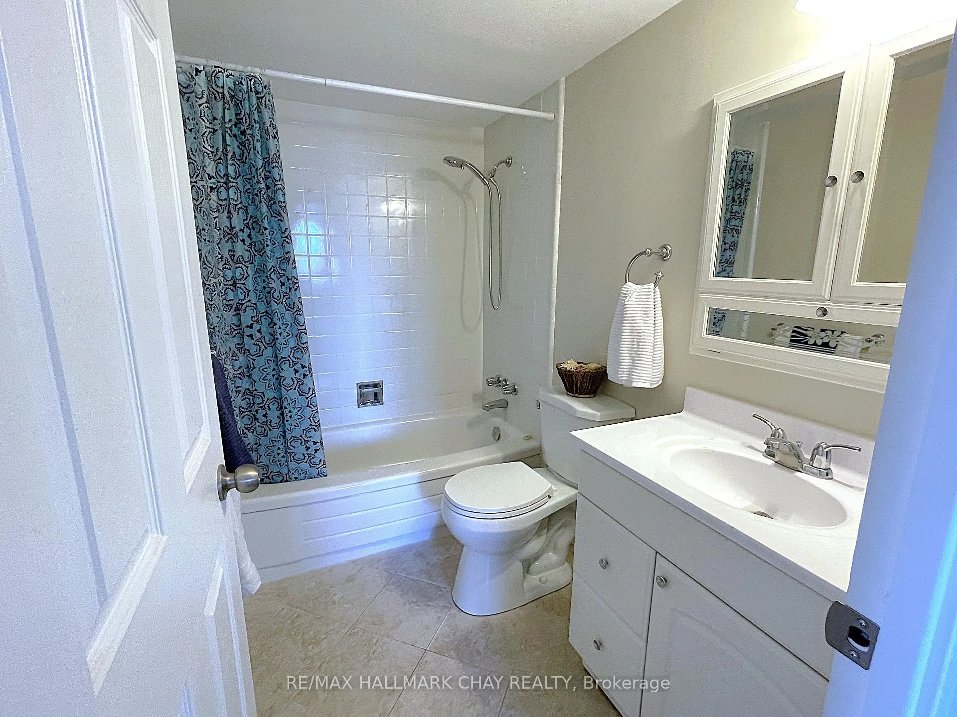 Photo 15 of Unit 702, 414 Blake Street, Barrie, Codrington — HOMEH