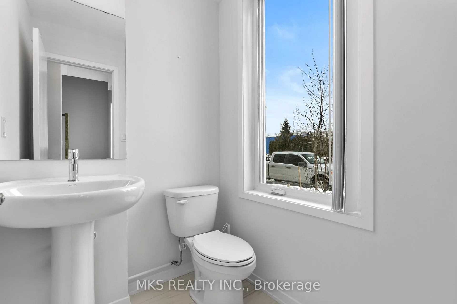Photo 12 of 23 Mable Smith Way, Vaughan, Vaughan Corporate Centre — HOMEH