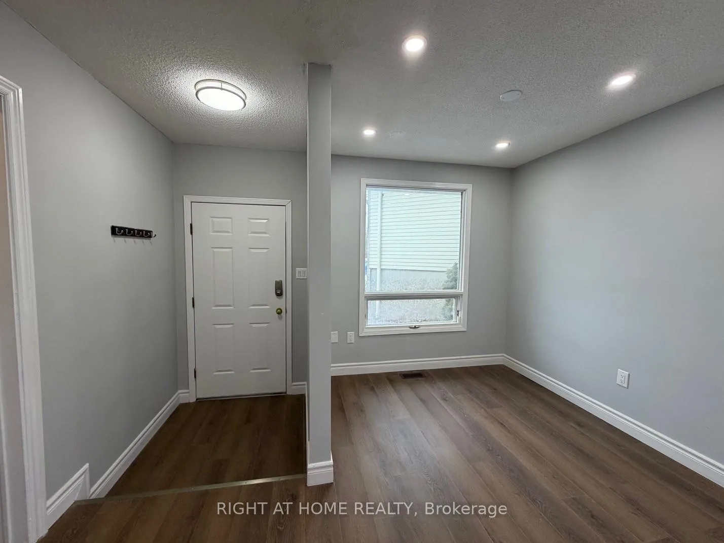 Photo 2 of 101 Romy Crescent, Thorold, Confederation Heights — HOMEH