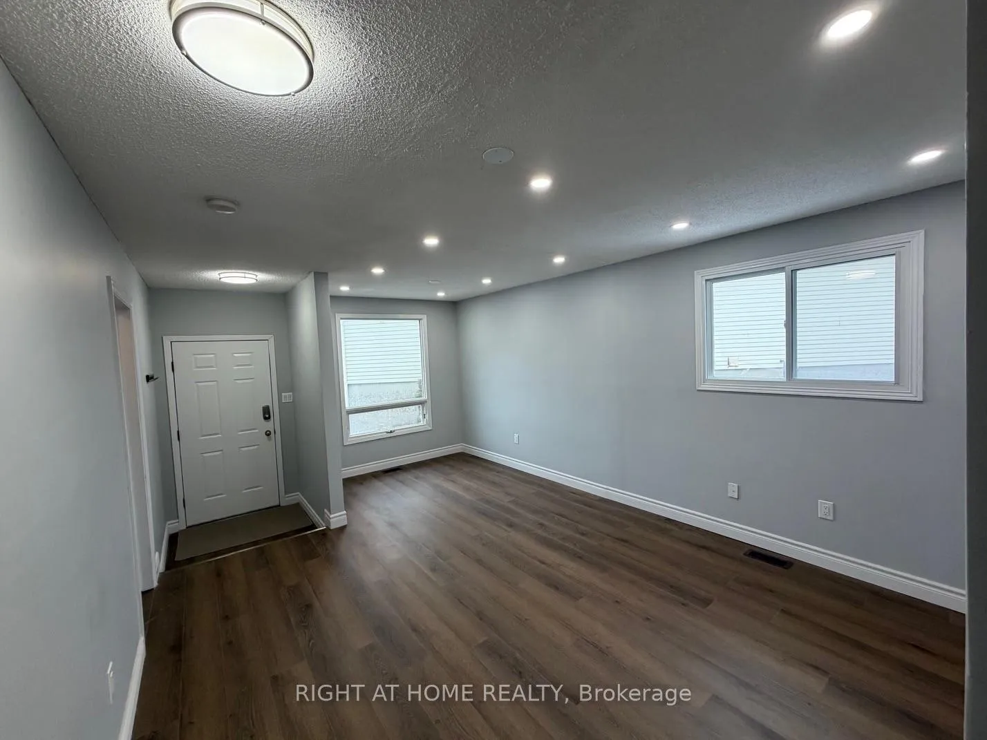 Photo 3 of 101 Romy Crescent, Thorold, Confederation Heights — HOMEH