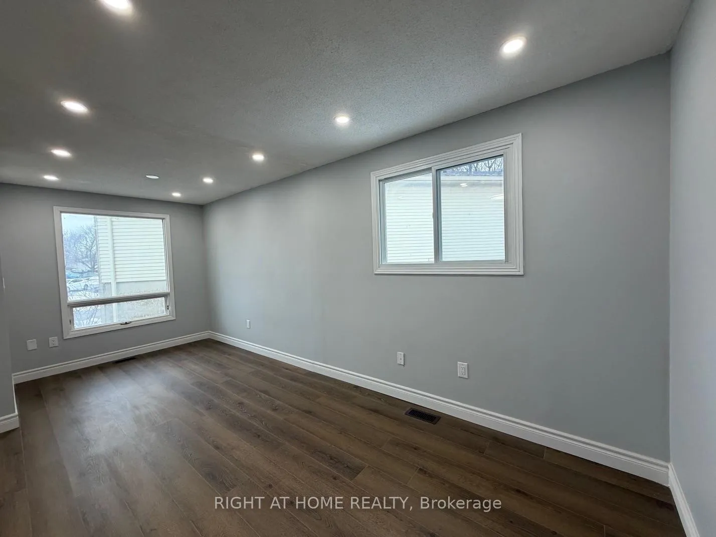 Photo 4 of 101 Romy Crescent, Thorold, Confederation Heights — HOMEH