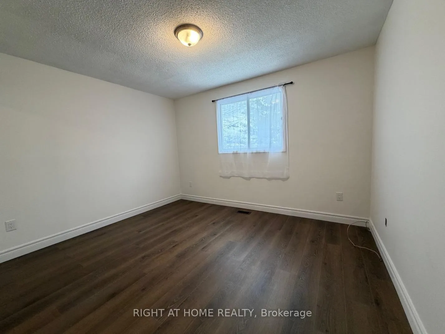Photo 24 of 101 Romy Crescent, Thorold, Confederation Heights — HOMEH