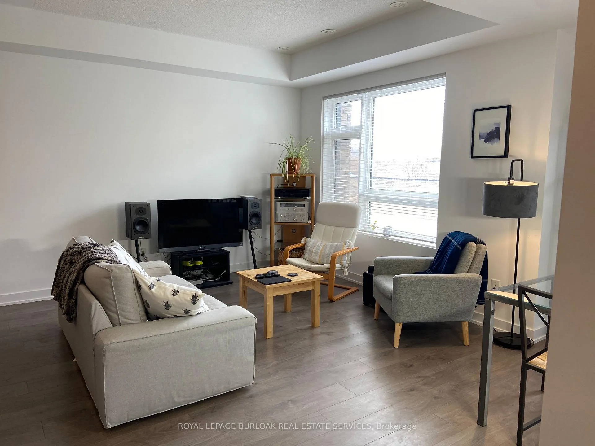 Photo 6 of Unit 30, 1121 Cooke Boulevard, Burlington, LaSalle — HOMEH