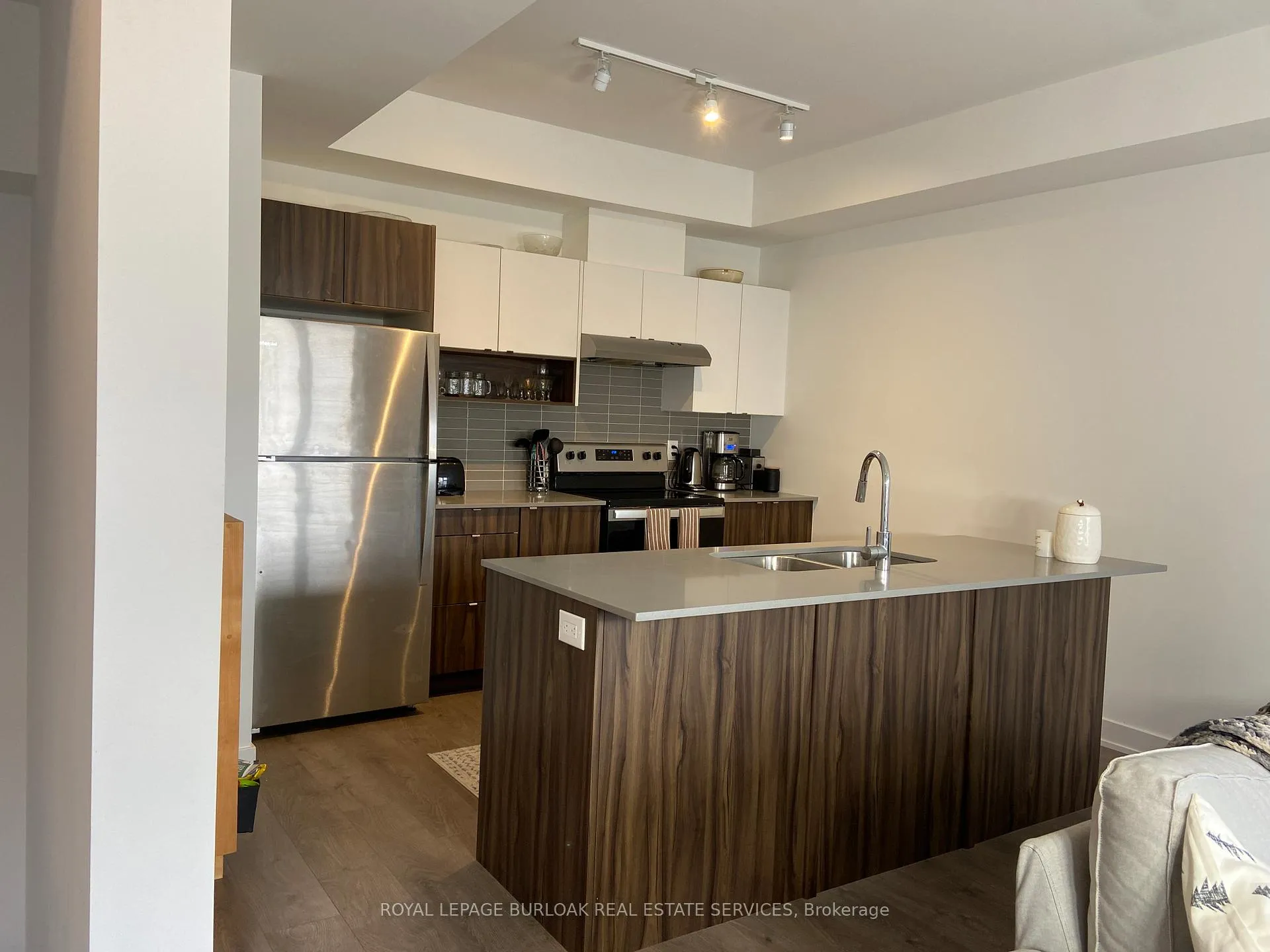Photo 7 of Unit 30, 1121 Cooke Boulevard, Burlington, LaSalle — HOMEH