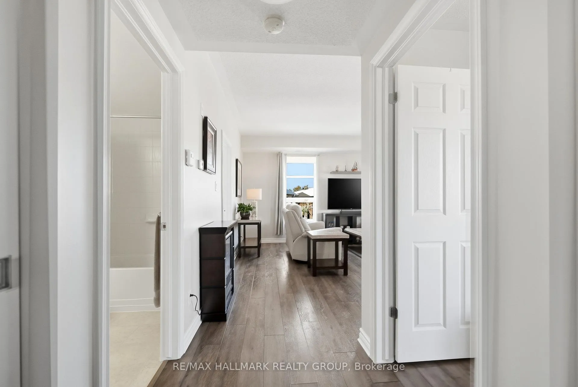 Photo 5 of Unit 404, 215 Titanium Private, Ottawa, Convent Glen North — HOMEH