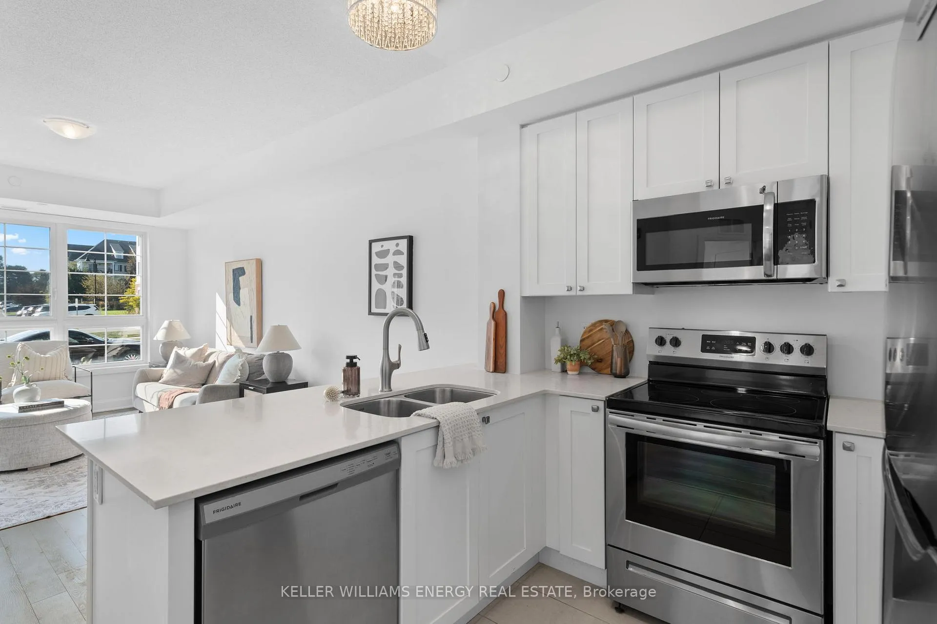 Photo 10 of Unit 106, 50 Lakebreeze Drive, Clarington, Newcastle — HOMEH