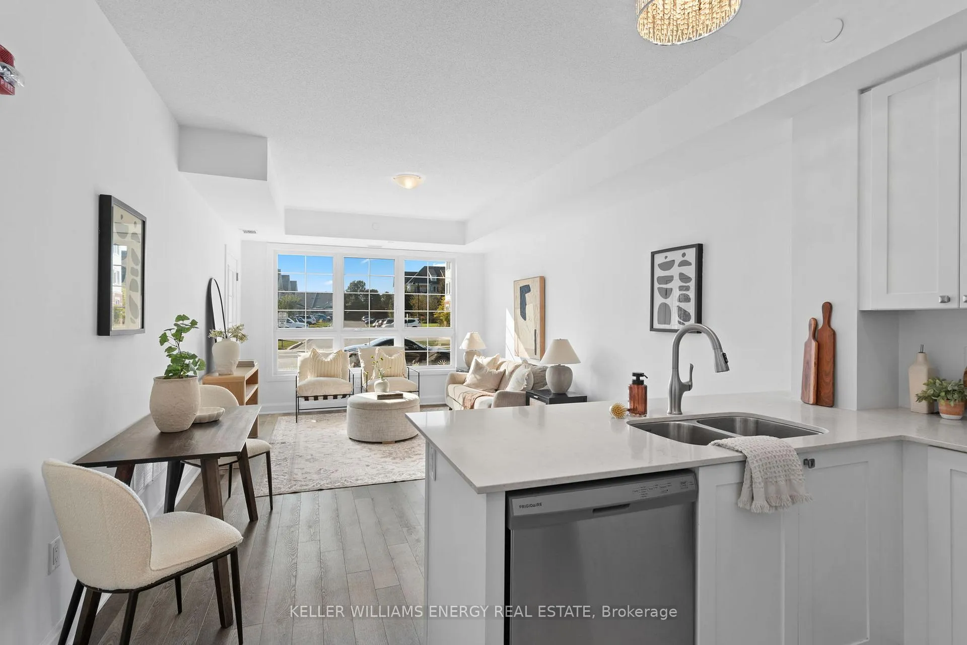 Photo 11 of Unit 106, 50 Lakebreeze Drive, Clarington, Newcastle — HOMEH