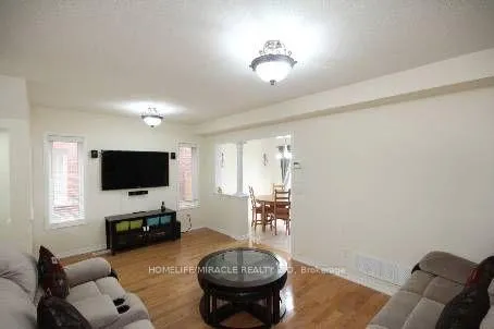 Photo 2 of 16 Unionville Crescent, Brampton, Bram East — HOMEH