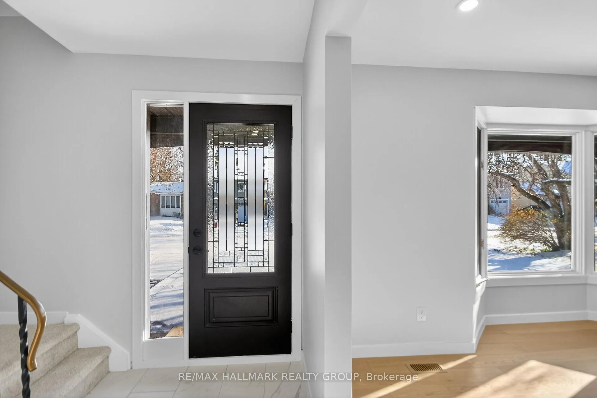 Photo 4 of 15 Scharf Lane, Ottawa, Kanata - Glencairn/Hazeldean — HOMEH