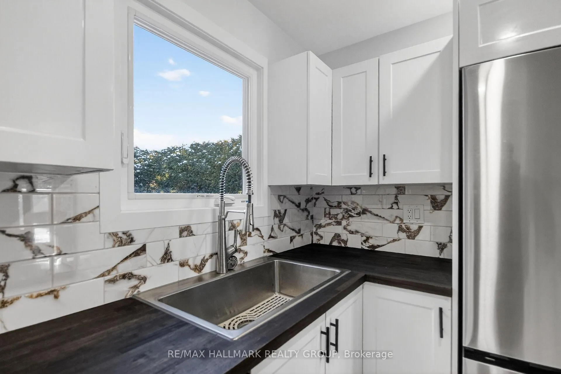 Photo 19 of 15 Scharf Lane, Ottawa, Kanata - Glencairn/Hazeldean — HOMEH