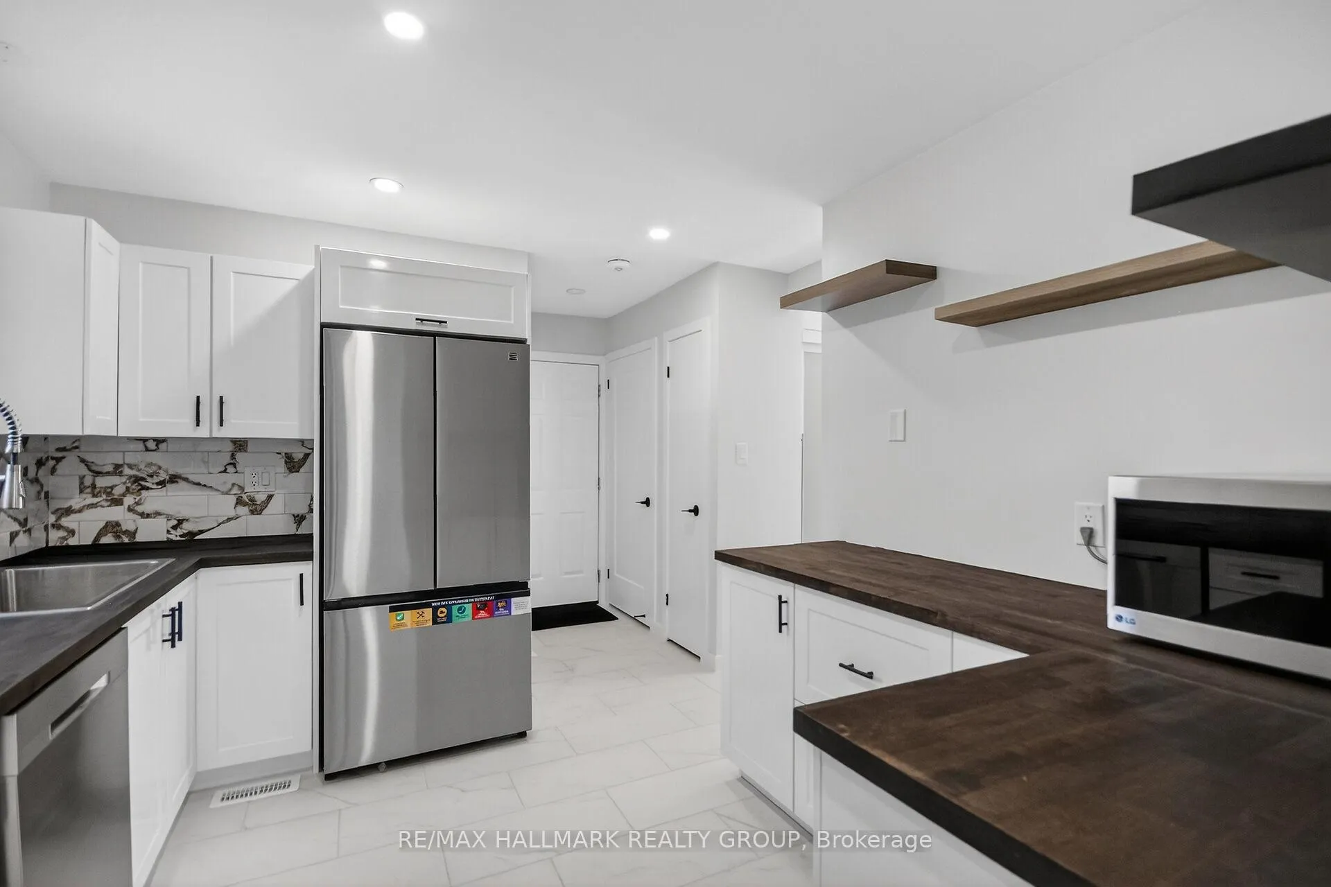 Photo 20 of 15 Scharf Lane, Ottawa, Kanata - Glencairn/Hazeldean — HOMEH