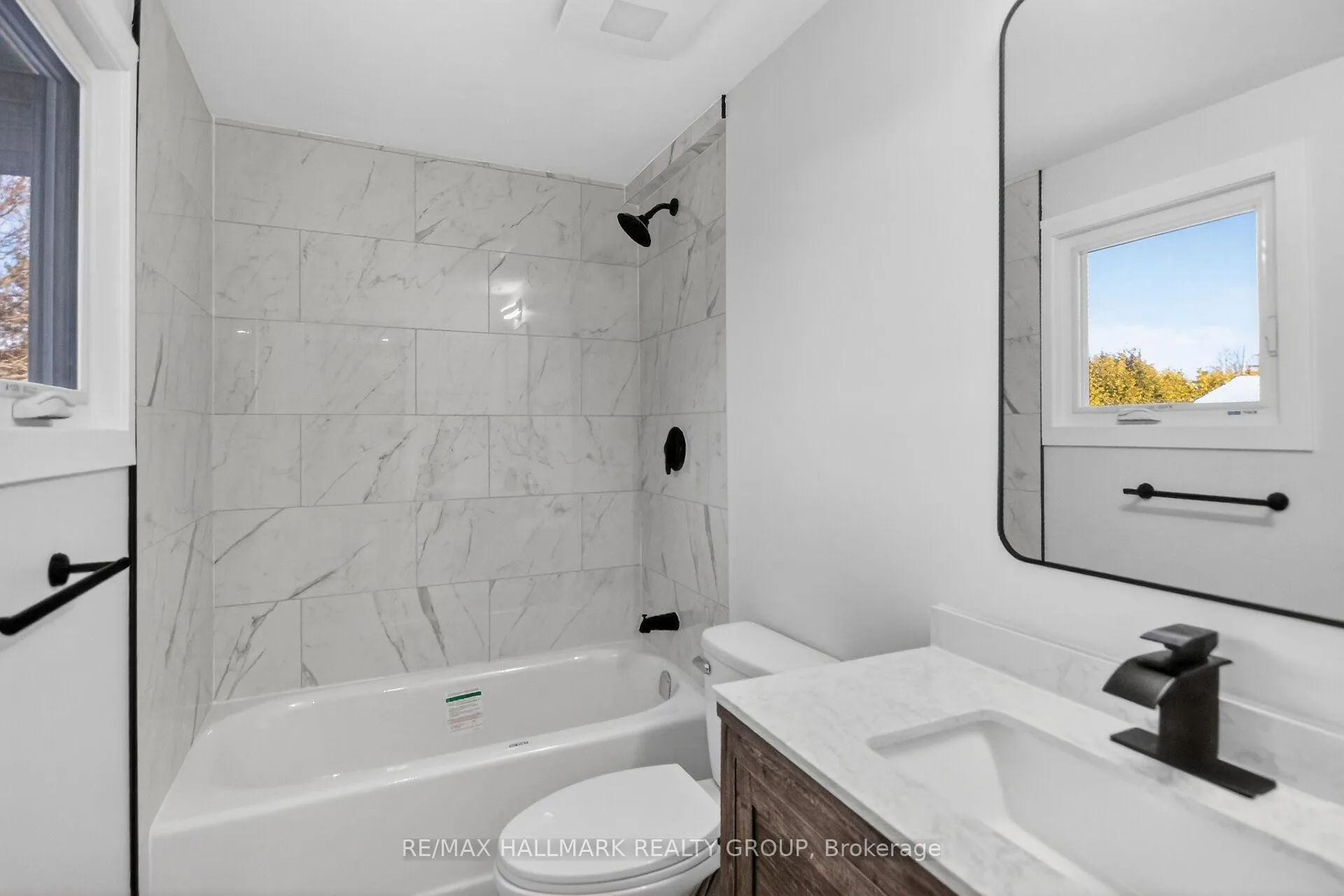 Photo 27 of 15 Scharf Lane, Ottawa, Kanata - Glencairn/Hazeldean — HOMEH