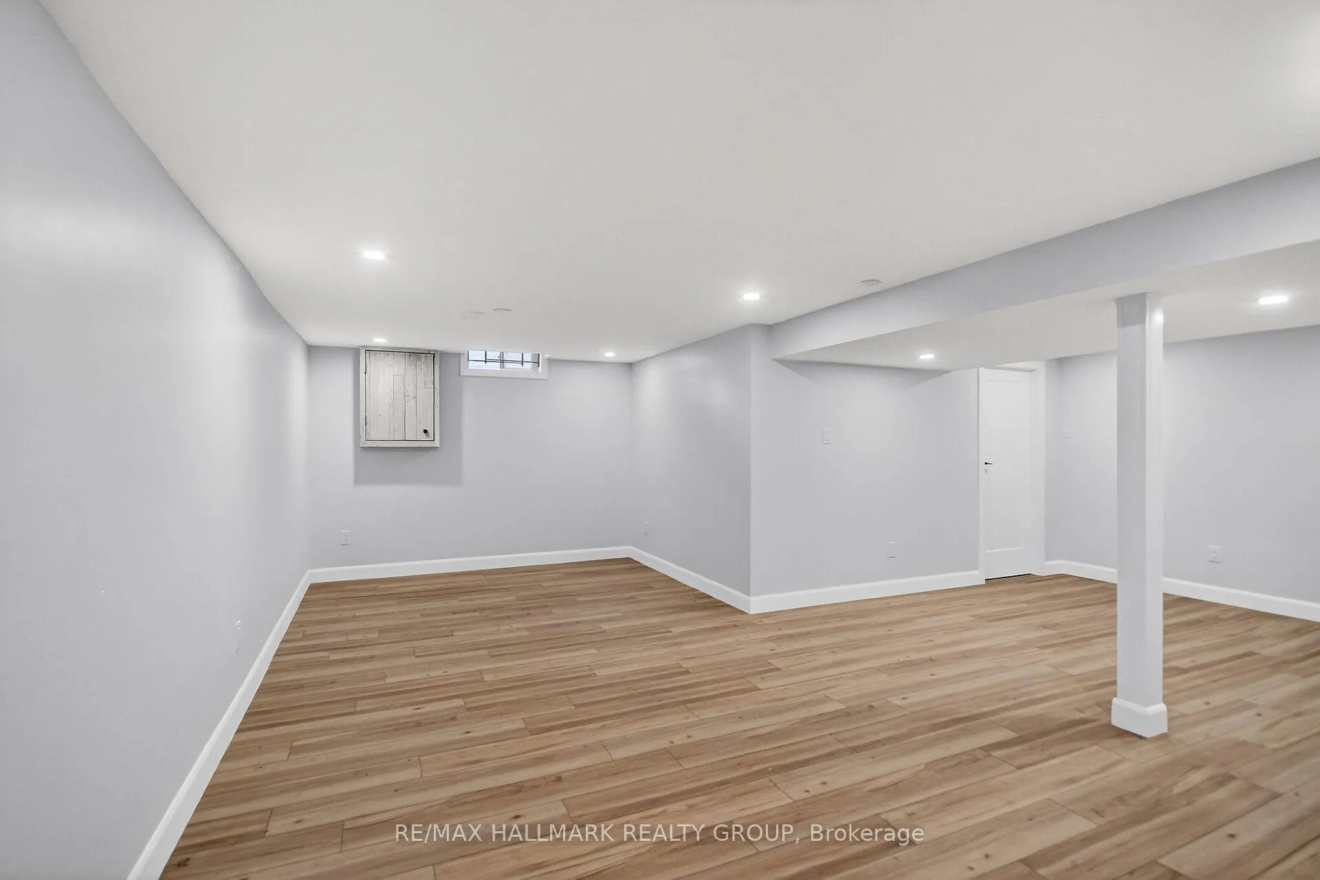 Photo 35 of 15 Scharf Lane, Ottawa, Kanata - Glencairn/Hazeldean — HOMEH