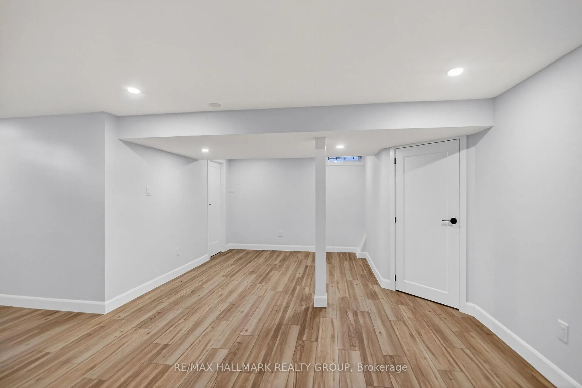Photo 36 of 15 Scharf Lane, Ottawa, Kanata - Glencairn/Hazeldean — HOMEH