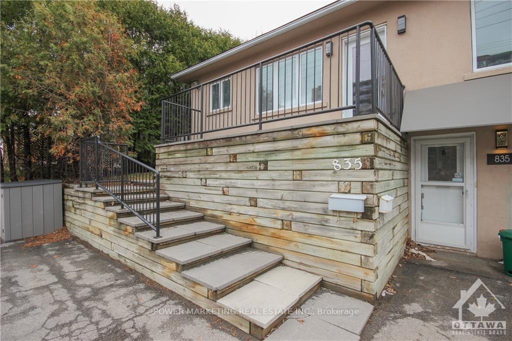 Front of Unit B, 835 Montreal Road