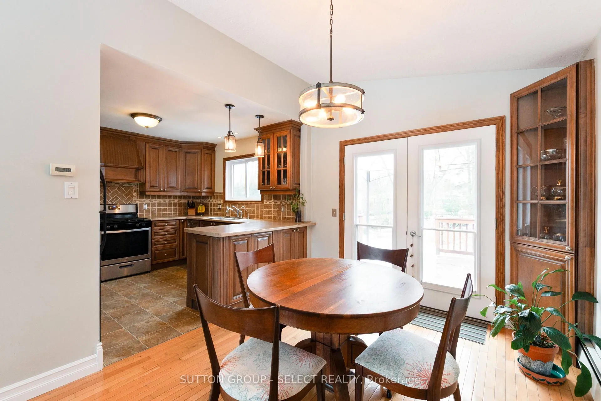 Photo 13 of 486 Cypress Avenue, London, North P — HOMEH
