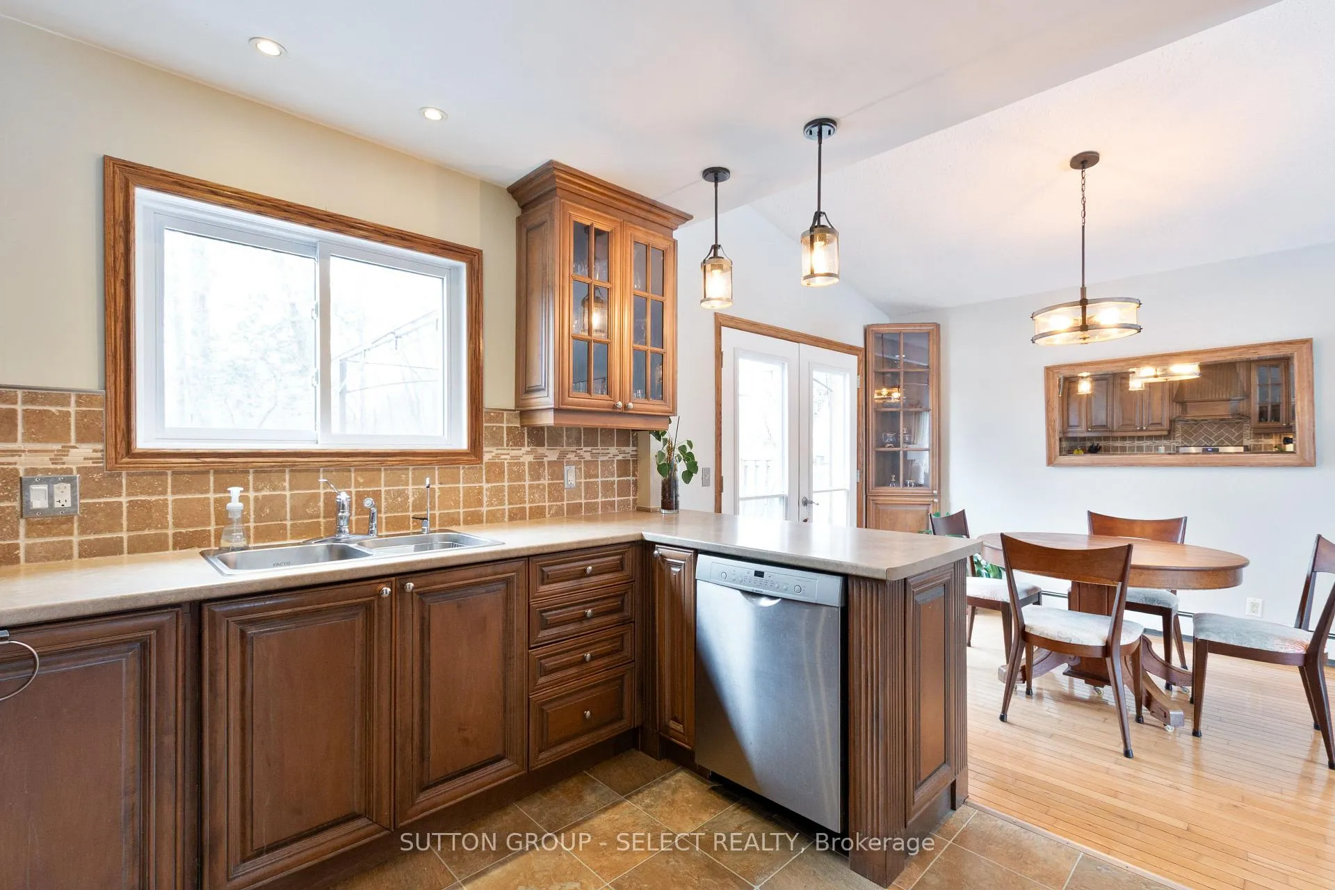 Photo 16 of 486 Cypress Avenue, London, North P — HOMEH