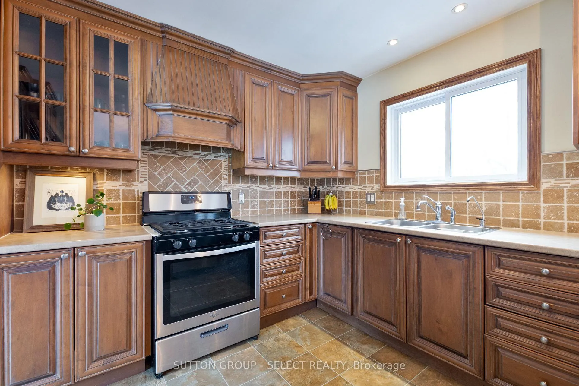 Photo 17 of 486 Cypress Avenue, London, North P — HOMEH