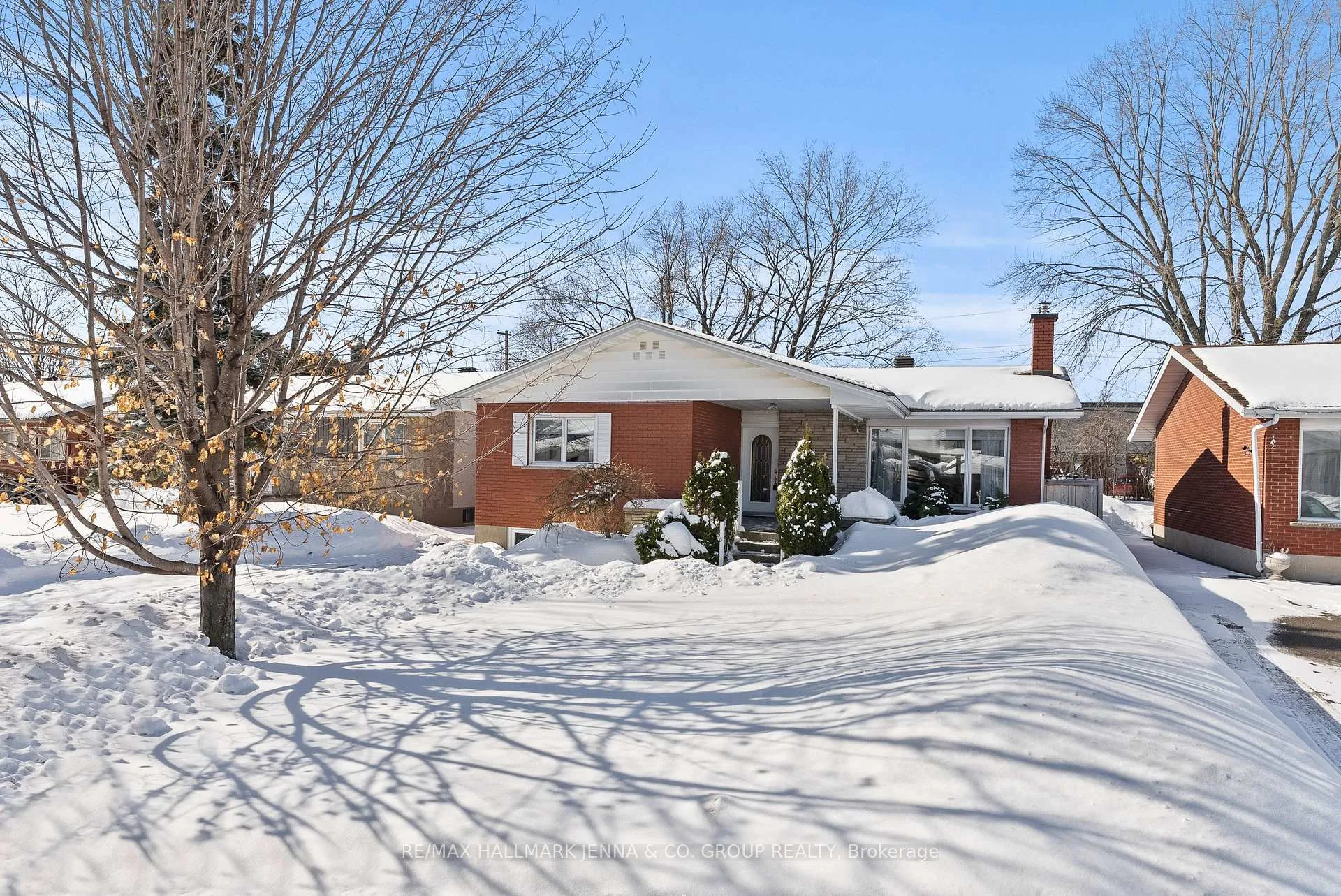 Photo 1 of 866 Claude Street, Ottawa, Castle Heights/Rideau High — HOMEH