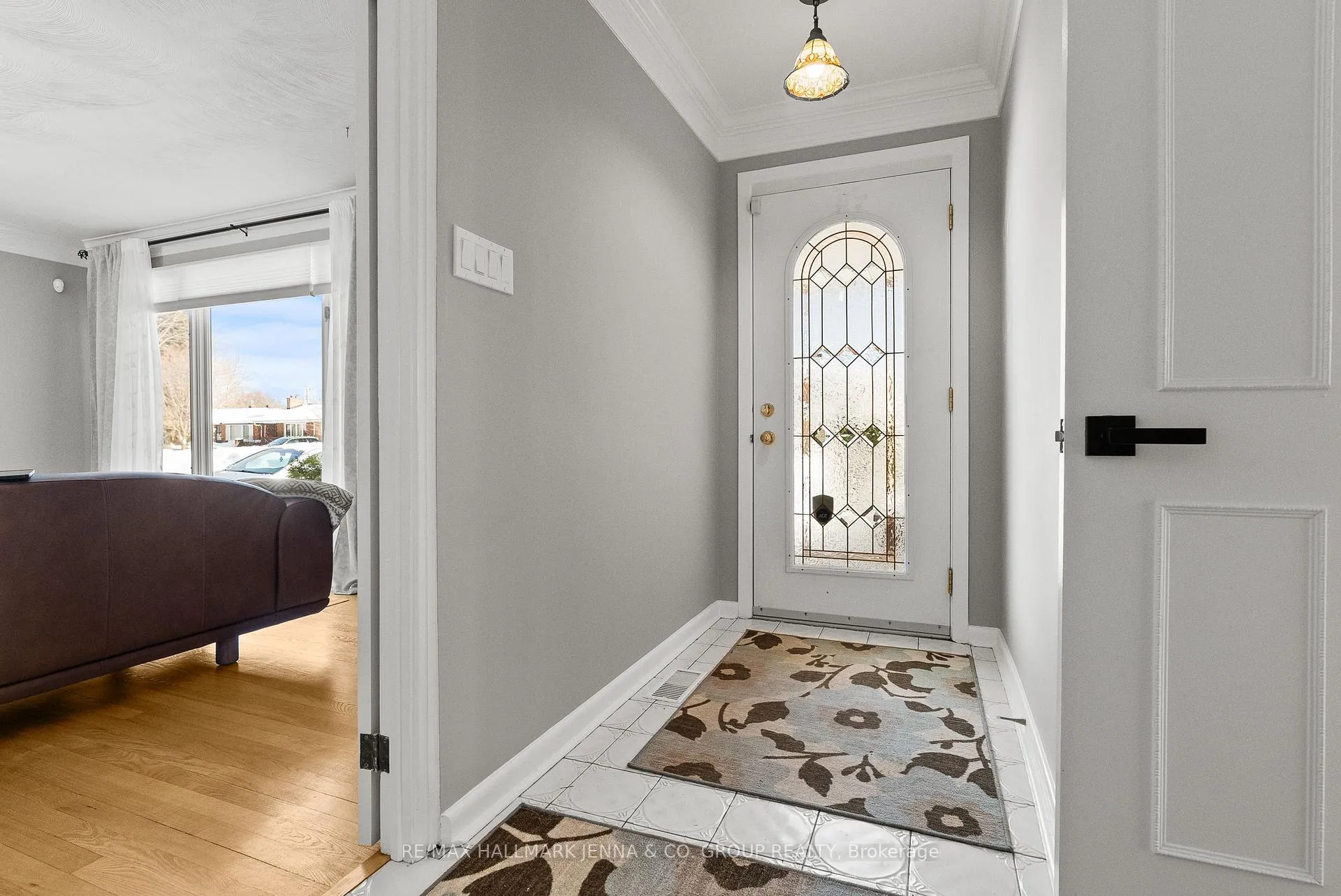 Photo 3 of 866 Claude Street, Ottawa, Castle Heights/Rideau High — HOMEH