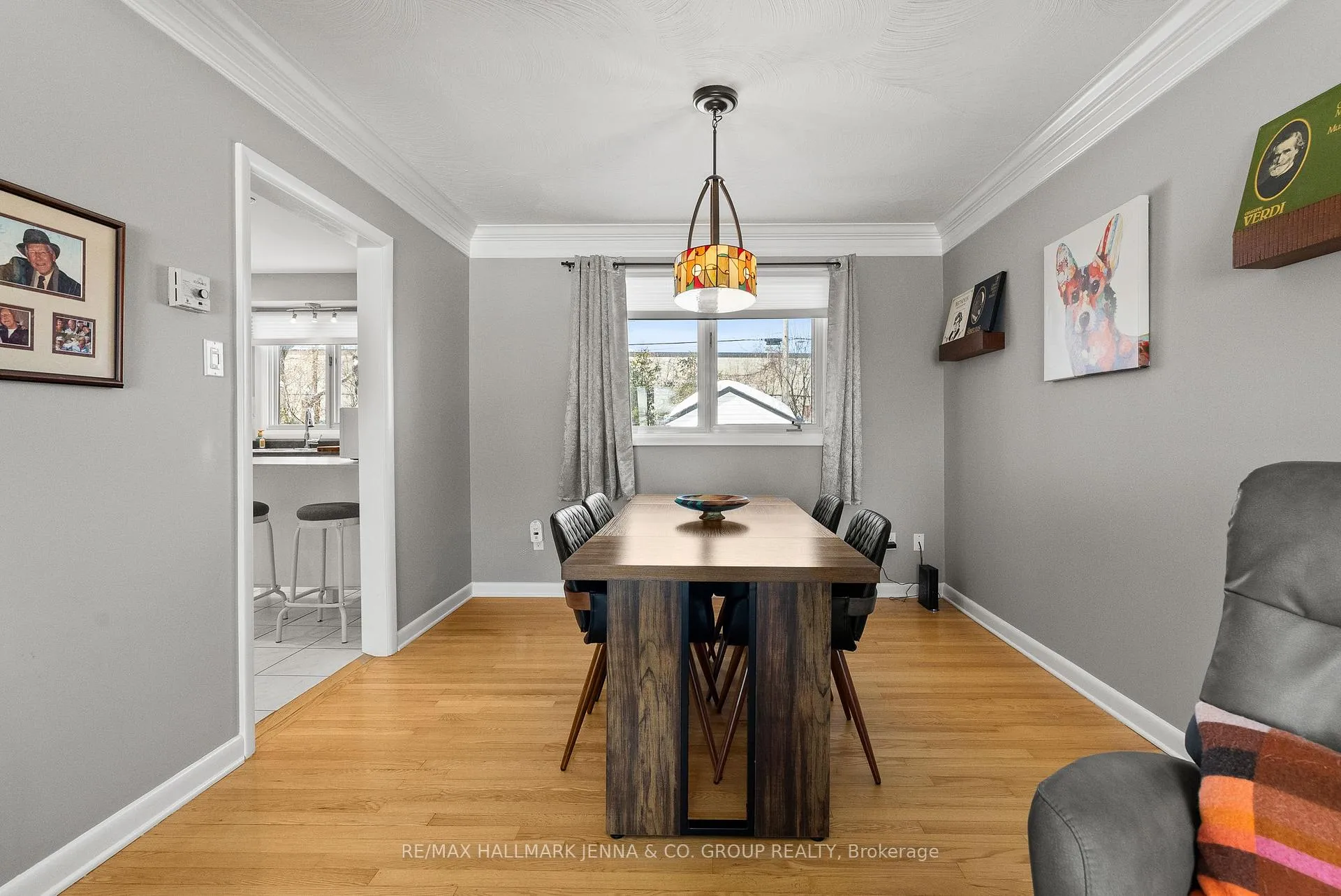 Photo 9 of 866 Claude Street, Ottawa, Castle Heights/Rideau High — HOMEH
