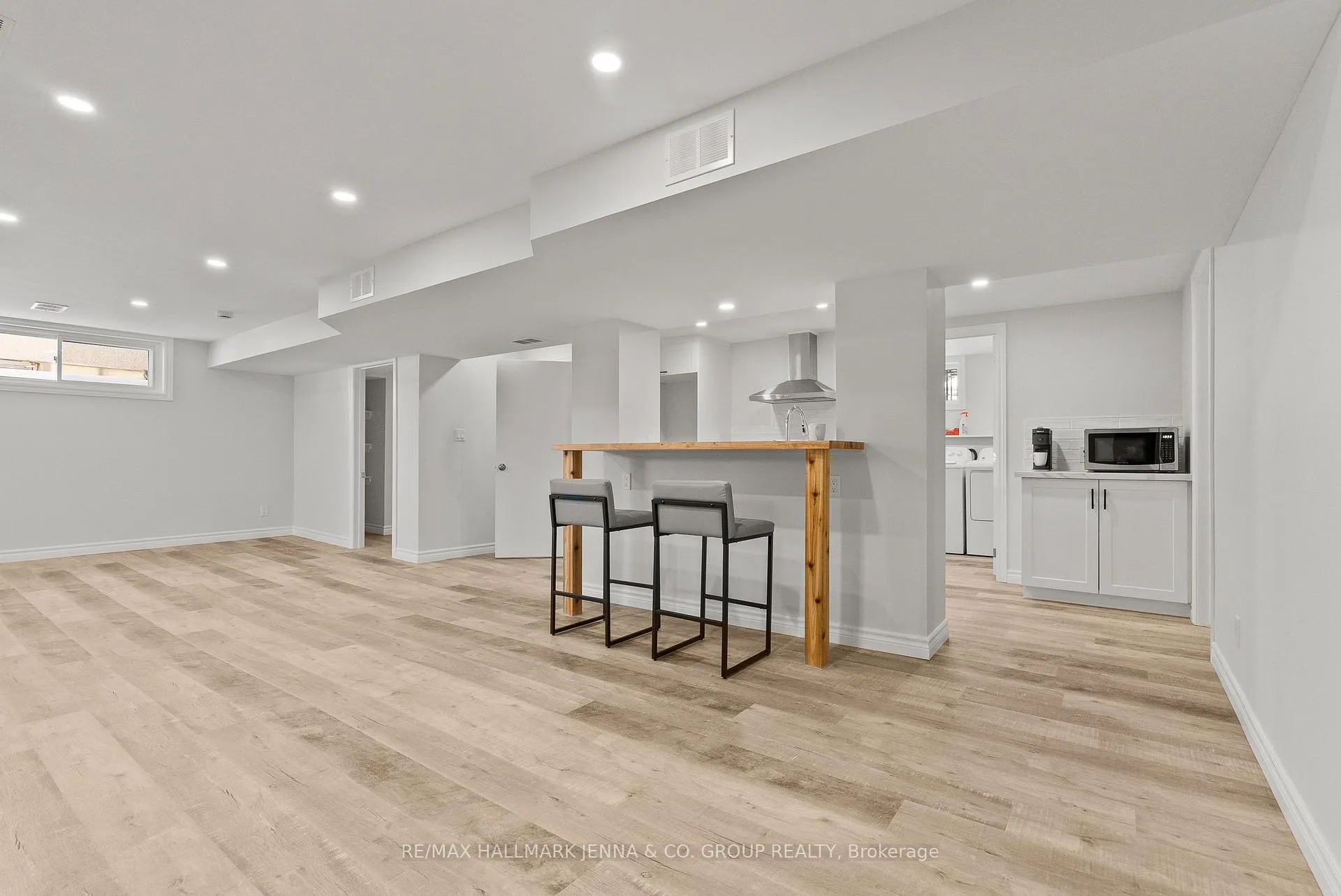 Photo 26 of 866 Claude Street, Ottawa, Castle Heights/Rideau High — HOMEH