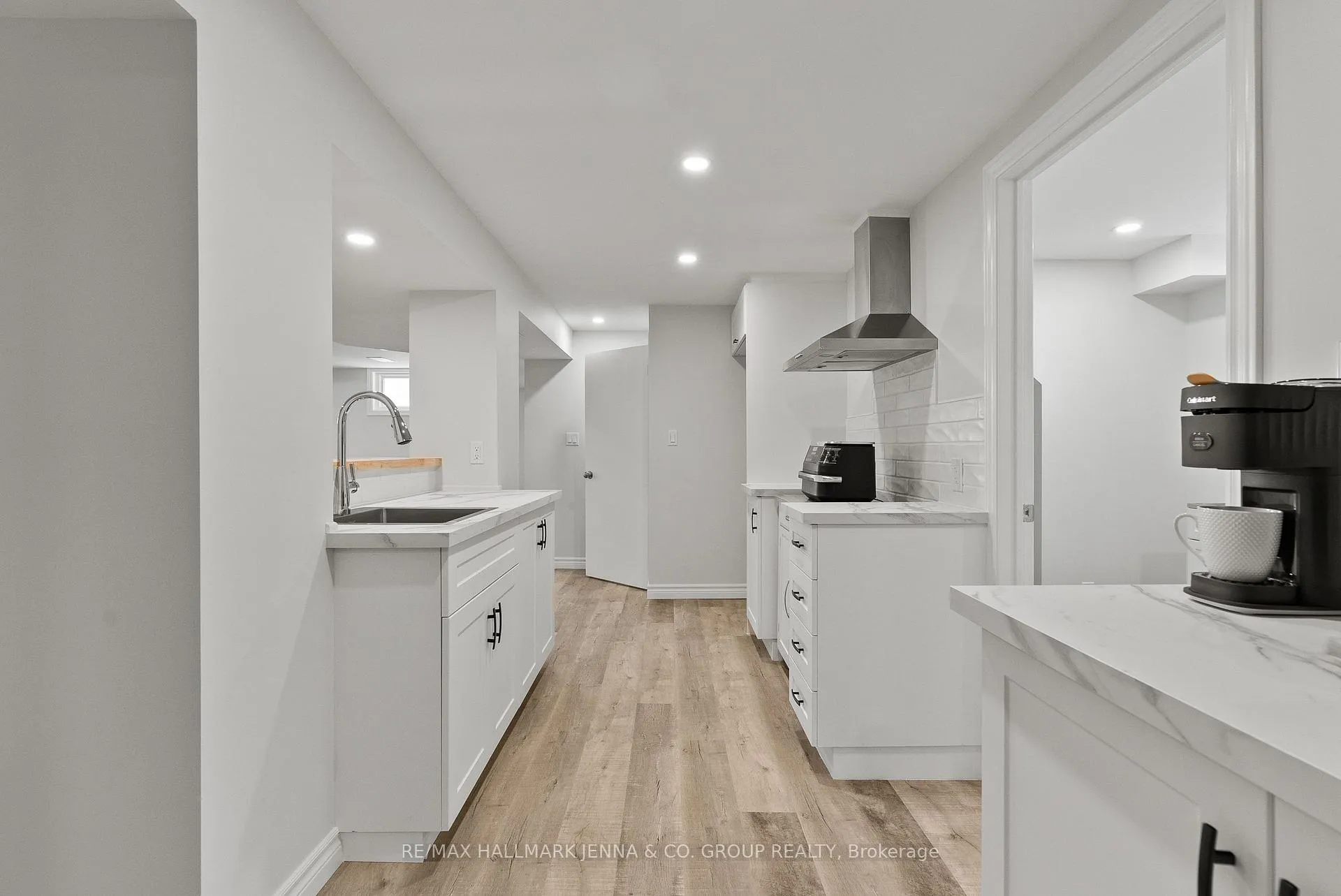 Photo 28 of 866 Claude Street, Ottawa, Castle Heights/Rideau High — HOMEH