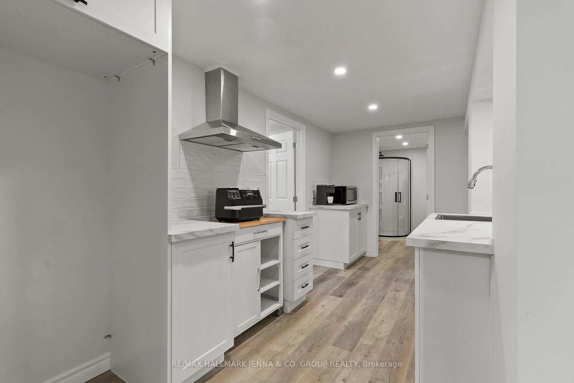 Photo 29 of 866 Claude Street, Ottawa, Castle Heights/Rideau High — HOMEH