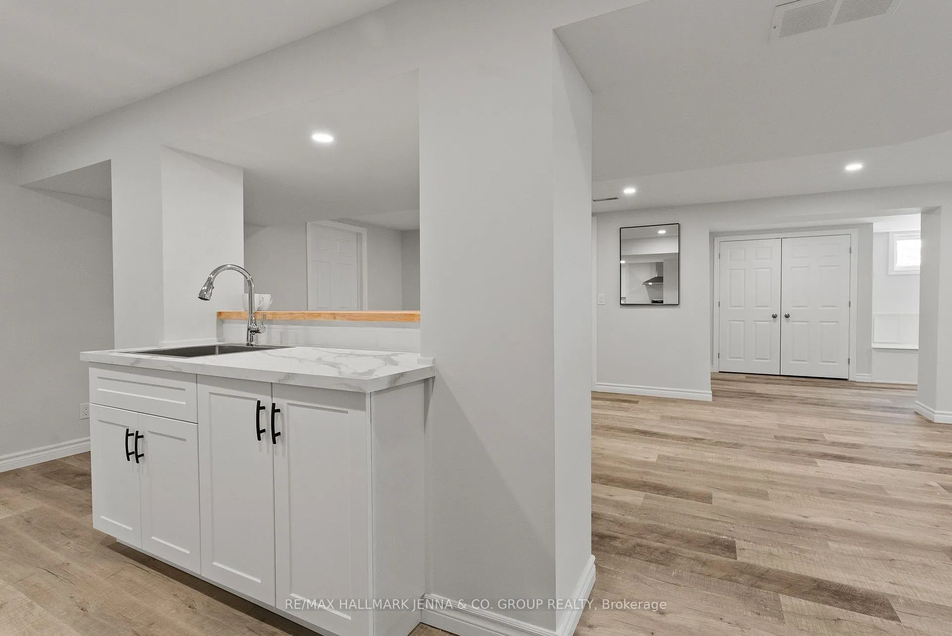 Photo 30 of 866 Claude Street, Ottawa, Castle Heights/Rideau High — HOMEH