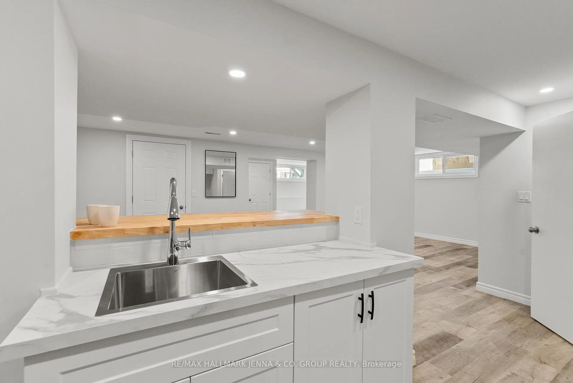 Photo 31 of 866 Claude Street, Ottawa, Castle Heights/Rideau High — HOMEH