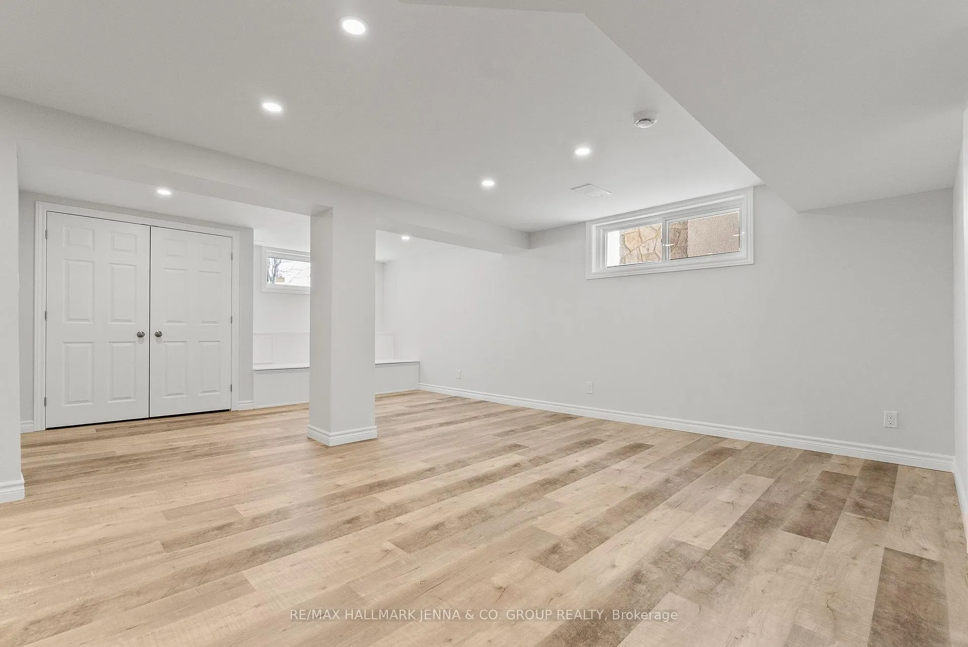 Photo 35 of 866 Claude Street, Ottawa, Castle Heights/Rideau High — HOMEH