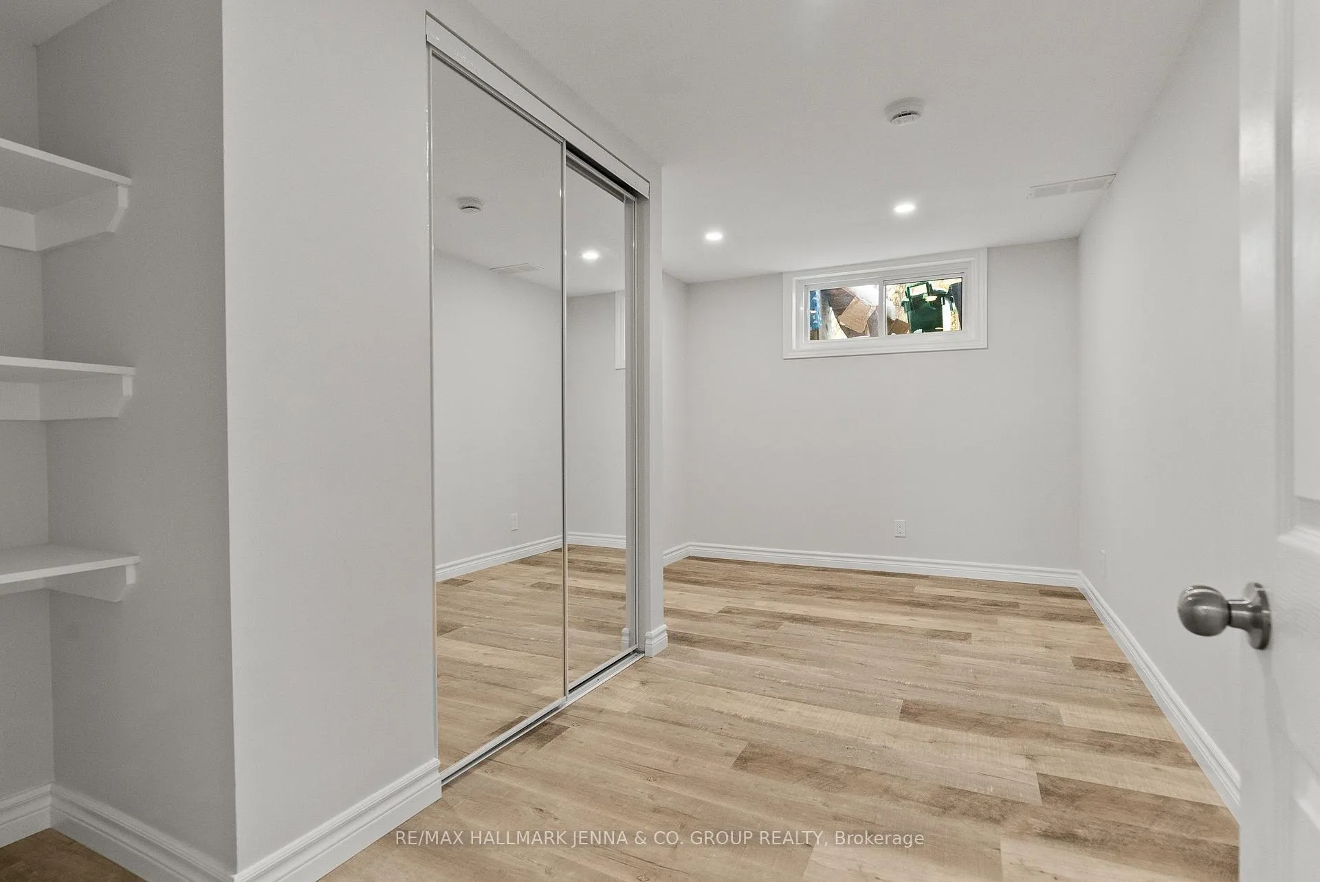 Photo 38 of 866 Claude Street, Ottawa, Castle Heights/Rideau High — HOMEH