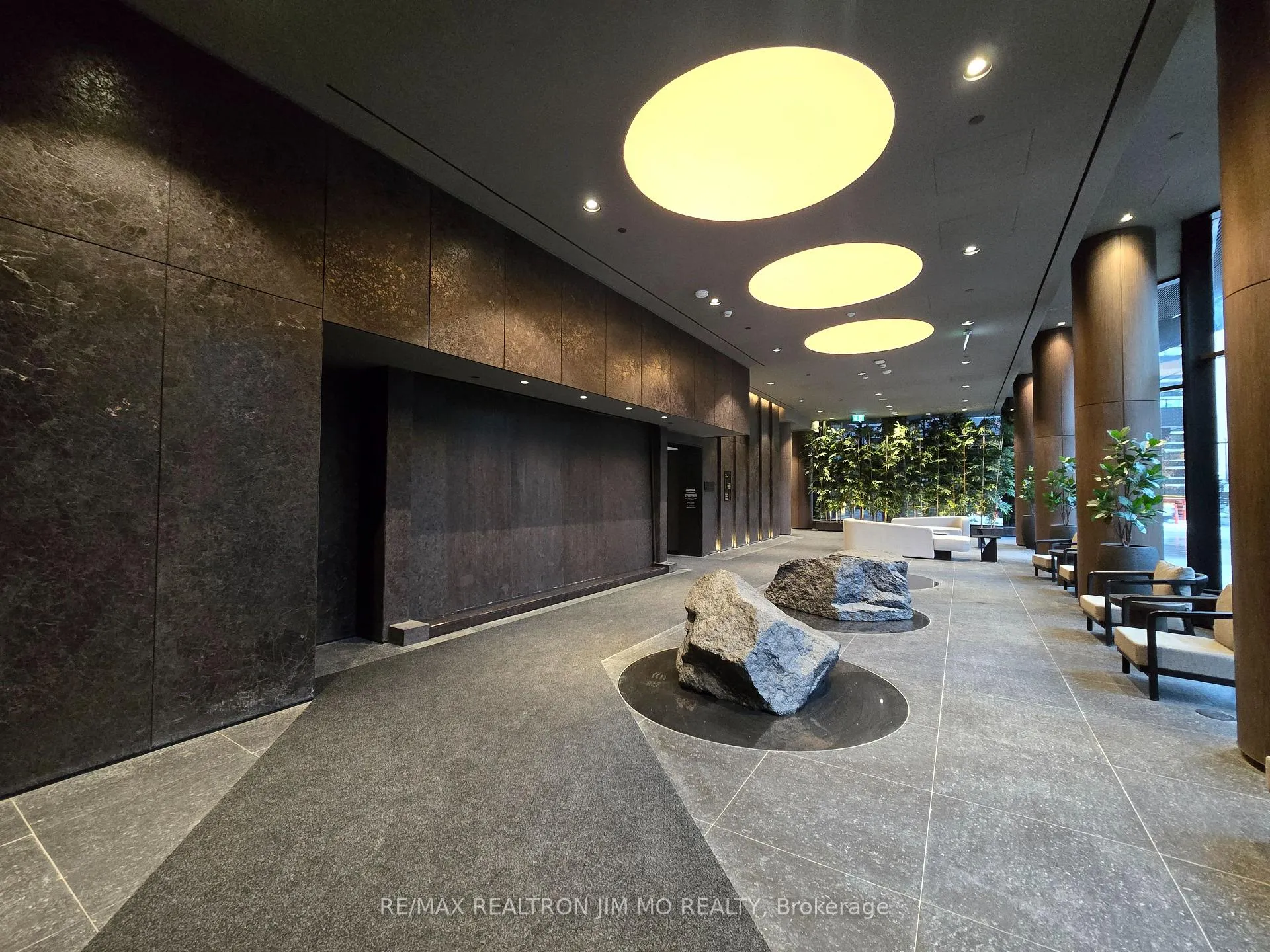 Photo 3 of Unit 2702S, 110 Broadway Avenue, Toronto, Mount Pleasant West — HOMEH
