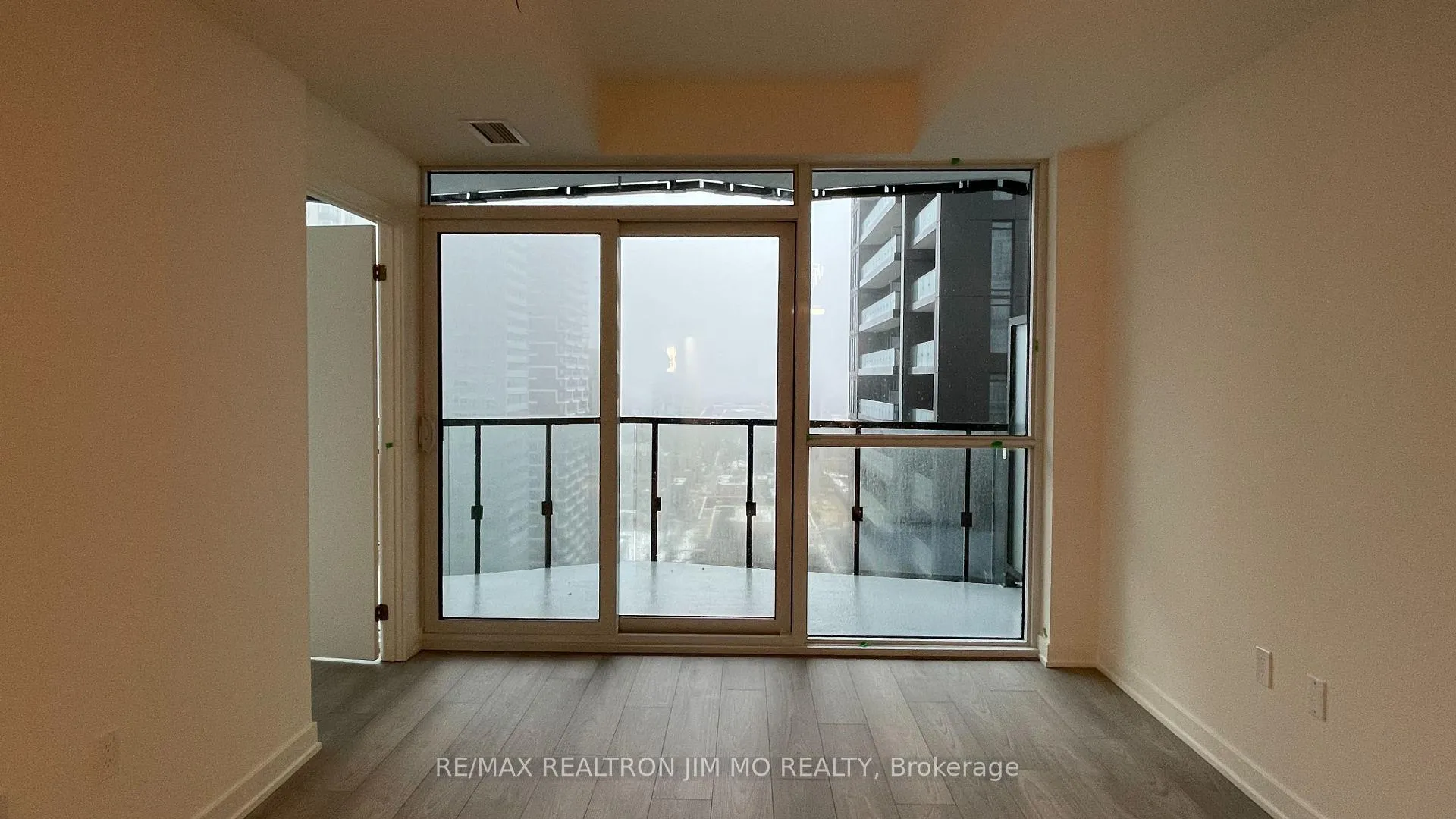 Photo 6 of Unit 2702S, 110 Broadway Avenue, Toronto, Mount Pleasant West — HOMEH